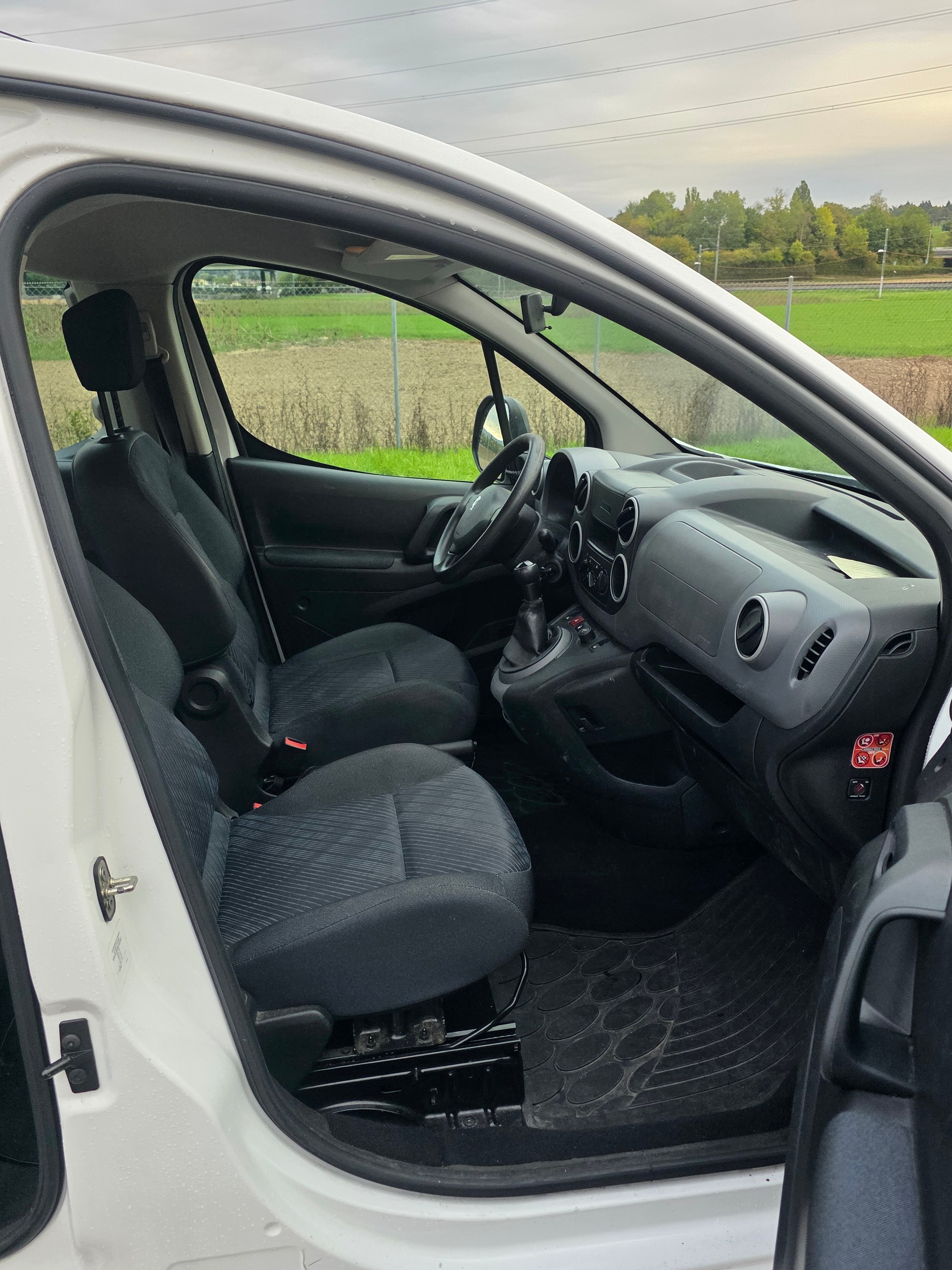 PEUGEOT Partner 1.6 Trendy-image-7