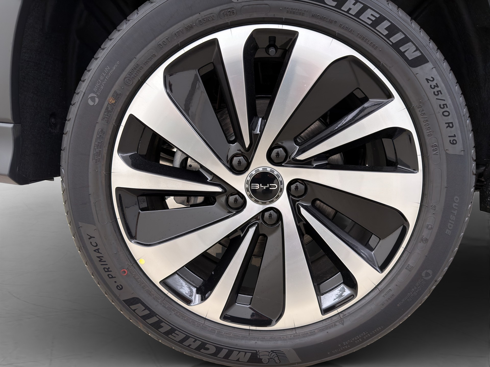 BYD Seal U DM-i Design AWD-image-5