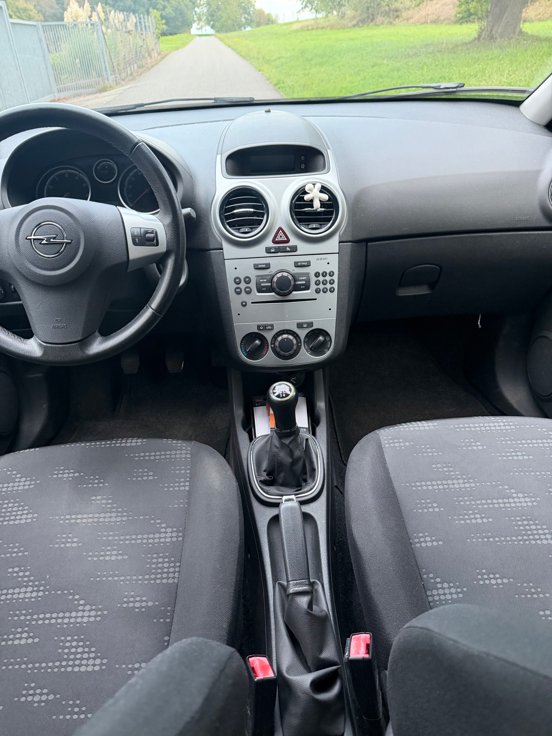 OPEL Corsa 1.4 TP Color Edition Automatic-image-9