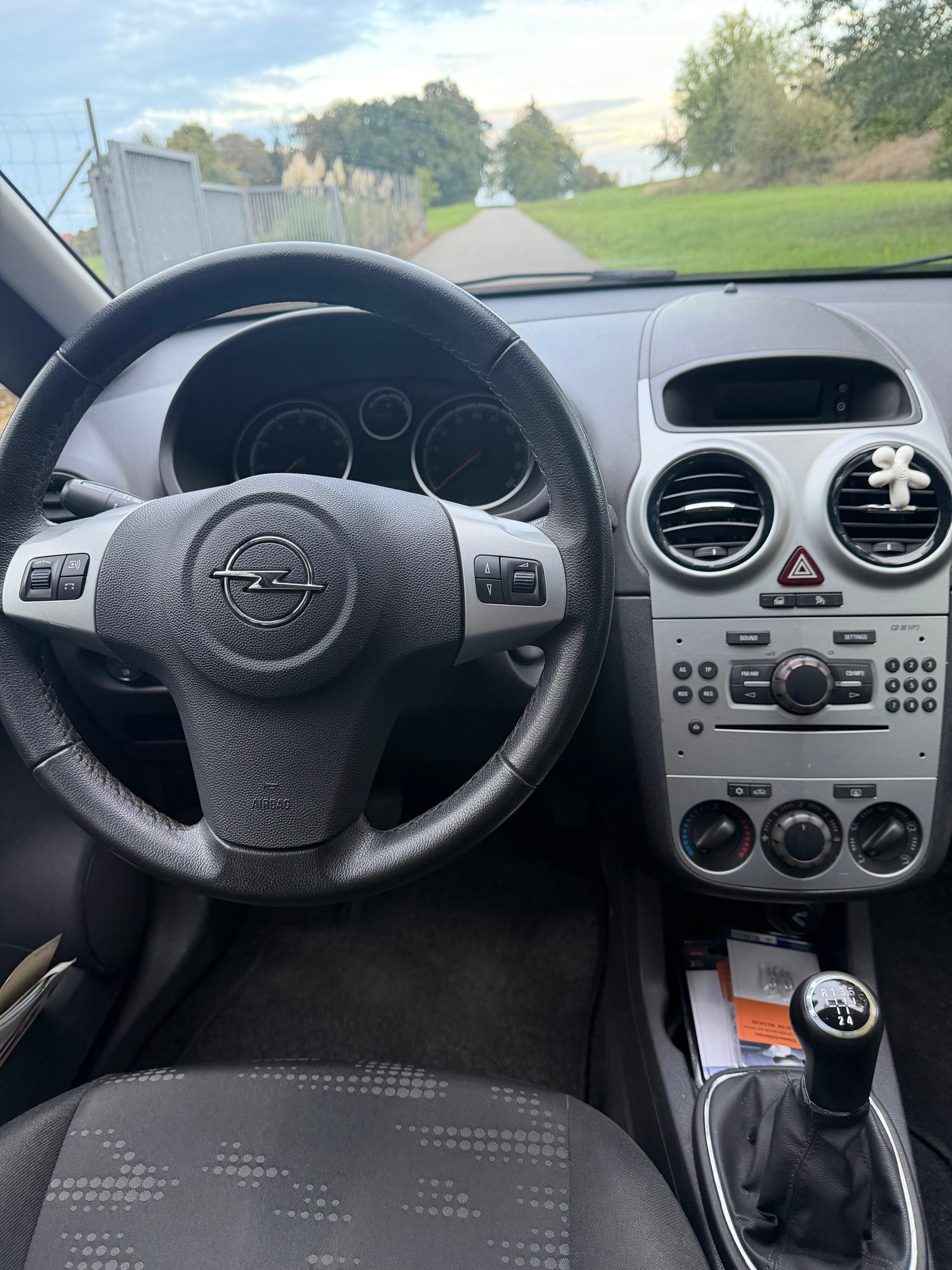 OPEL Corsa 1.4 TP Color Edition Automatic-image-10