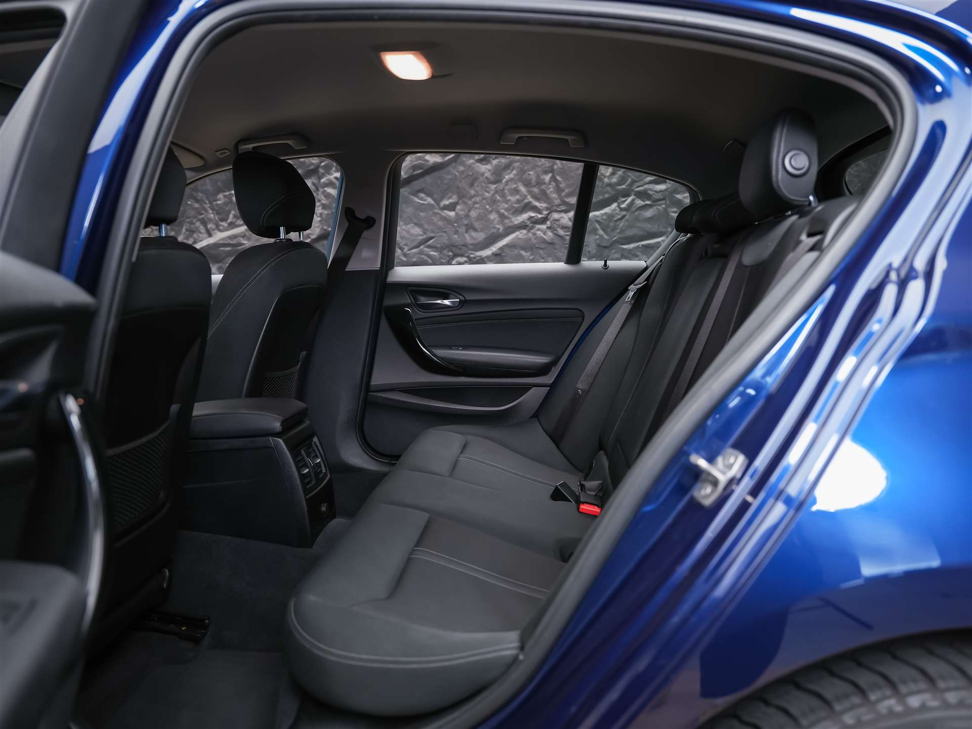 BMW 118i Steptronic *CH-Fahrzeug*Abstandsregler*Kamera*-image-12