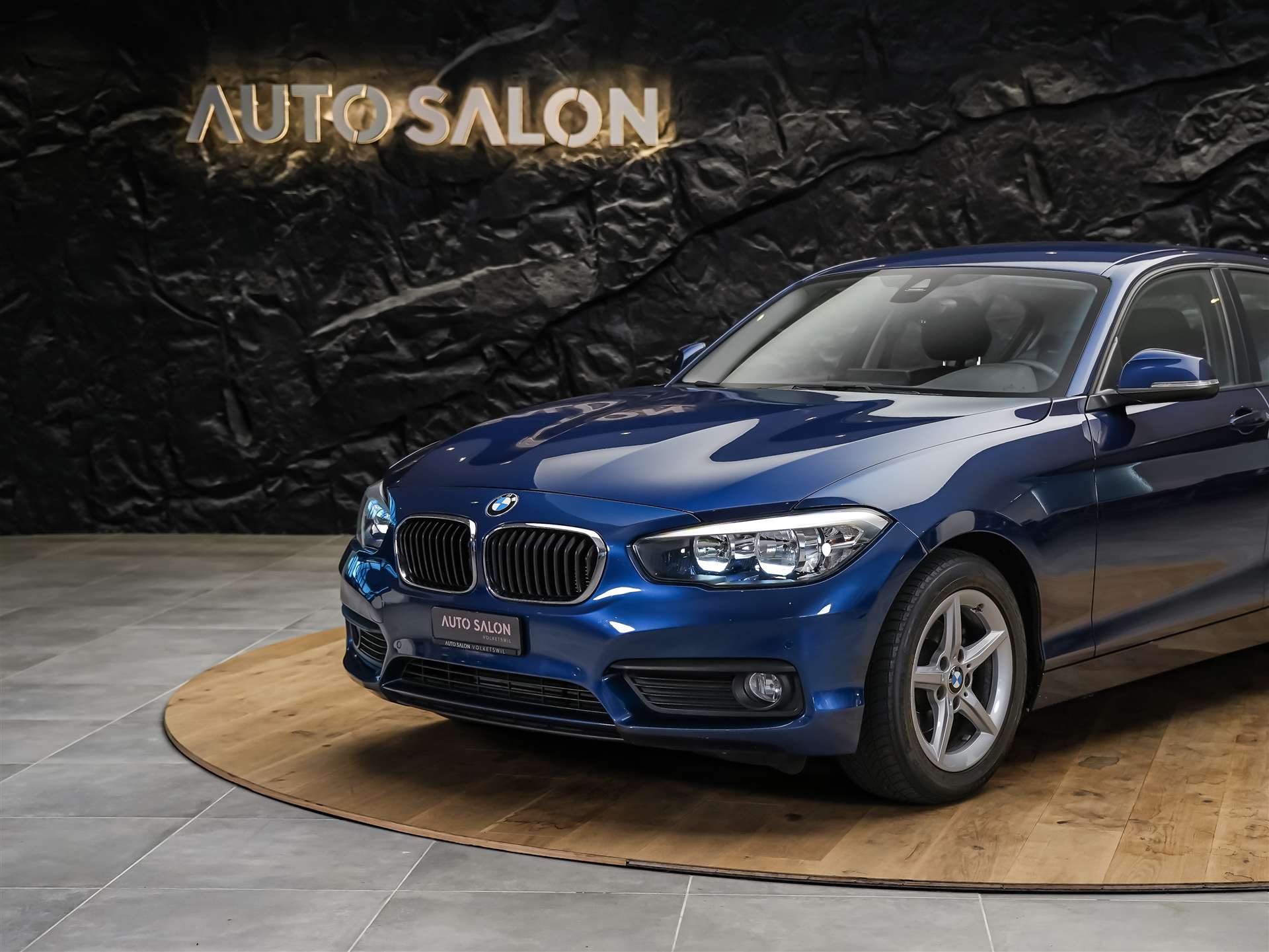 BMW 118i Steptronic *CH-Fahrzeug*Abstandsregler*Kamera*-image-14