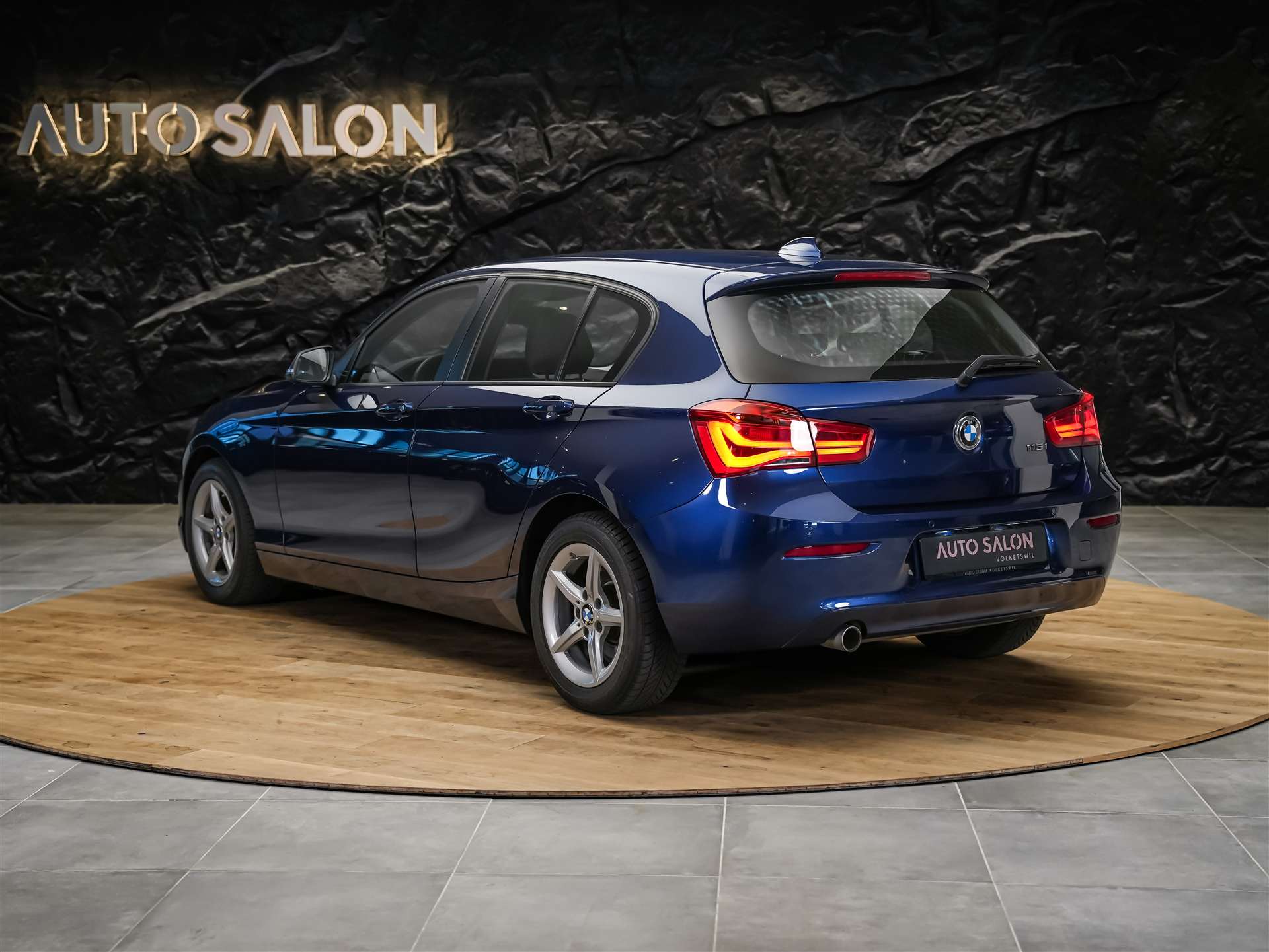 BMW 118i Steptronic *CH-Fahrzeug*Abstandsregler*Kamera*-image-3