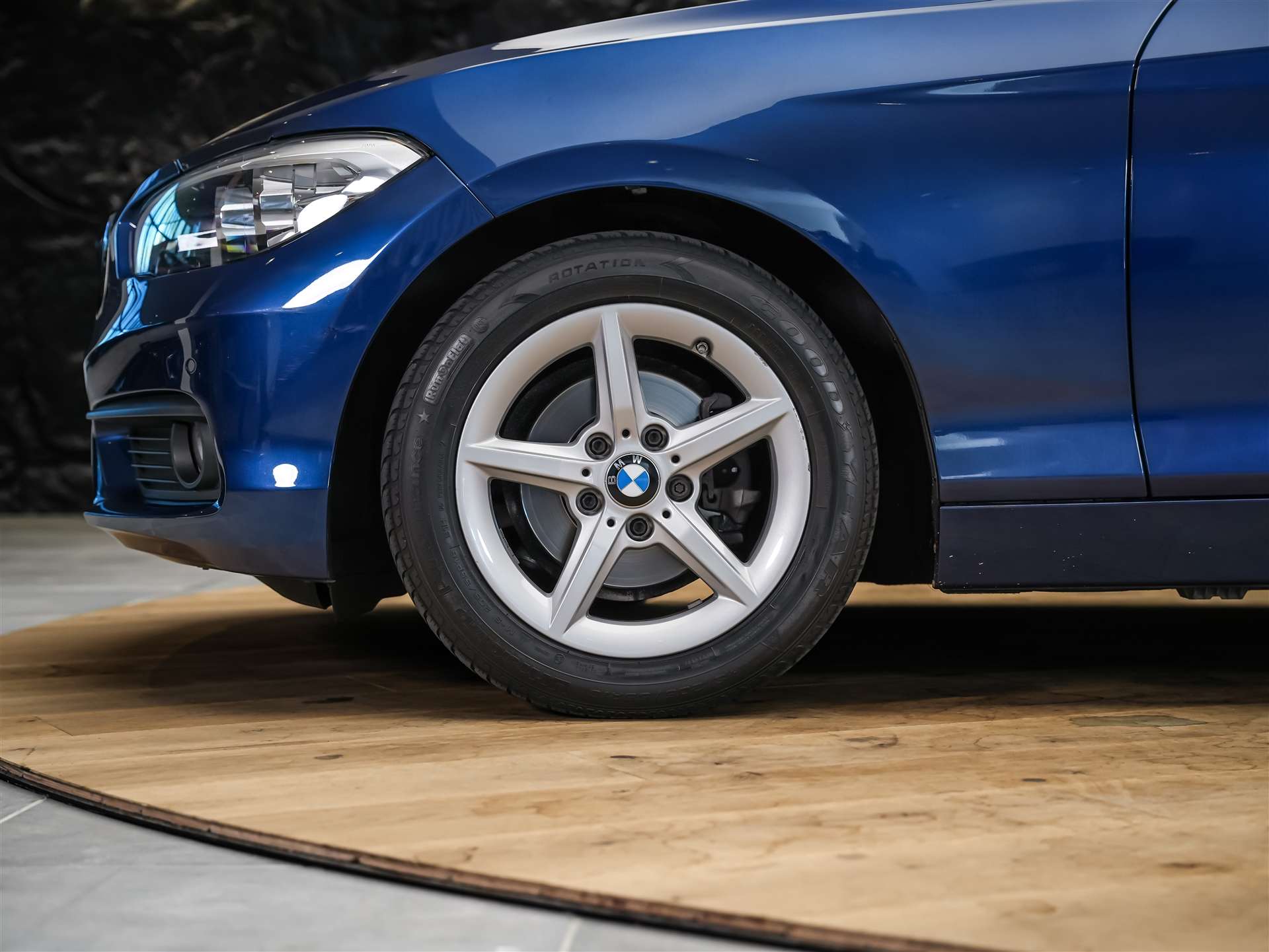 BMW 118i Steptronic *CH-Fahrzeug*Abstandsregler*Kamera*-image-16