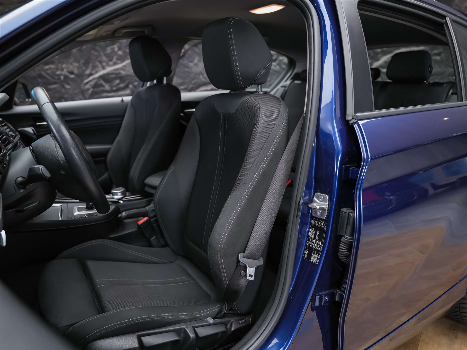 BMW 118i Steptronic *CH-Fahrzeug*Abstandsregler*Kamera*-image-9