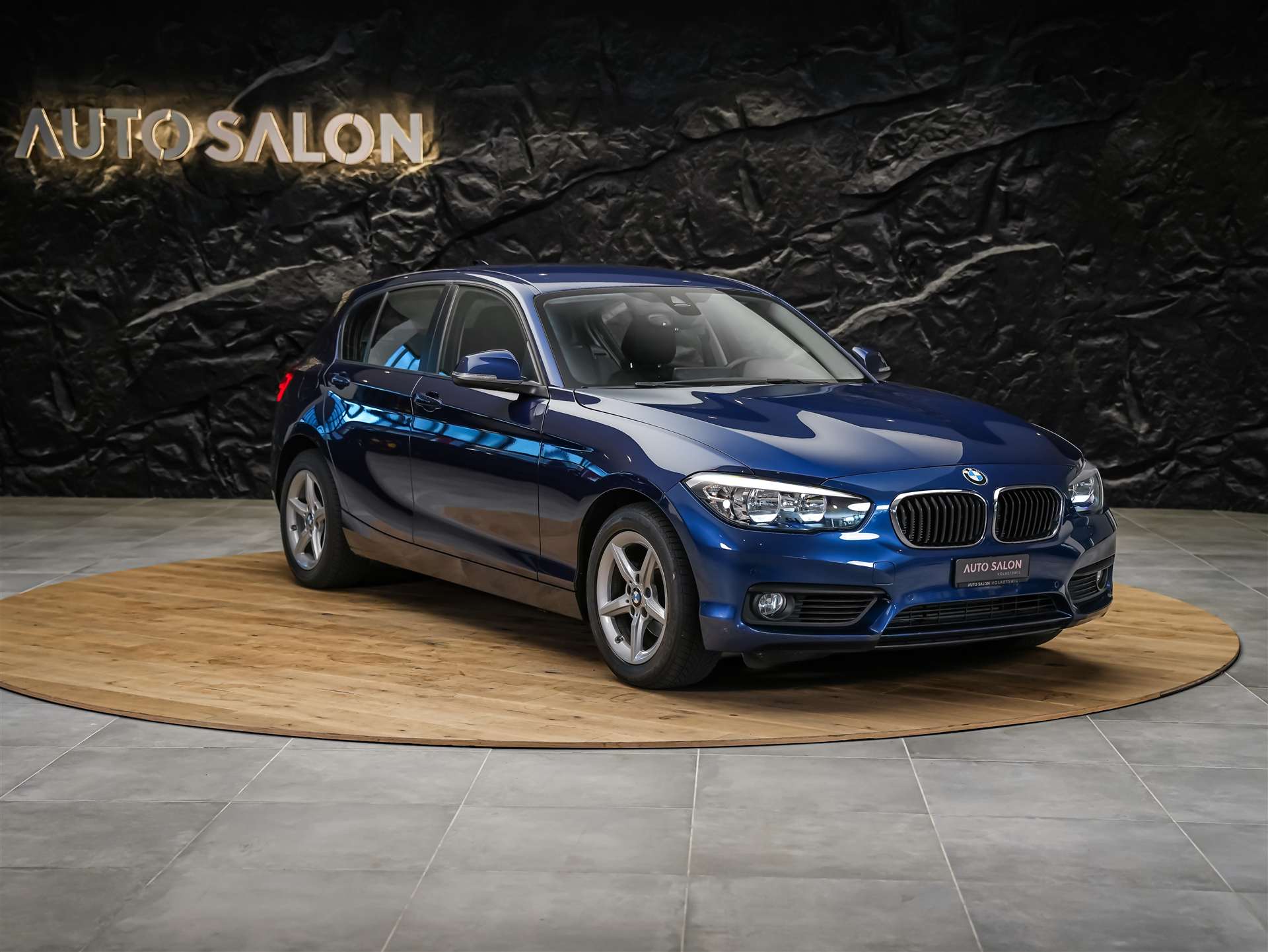 BMW 118i Steptronic *CH-Fahrzeug*Abstandsregler*Kamera*-image-6