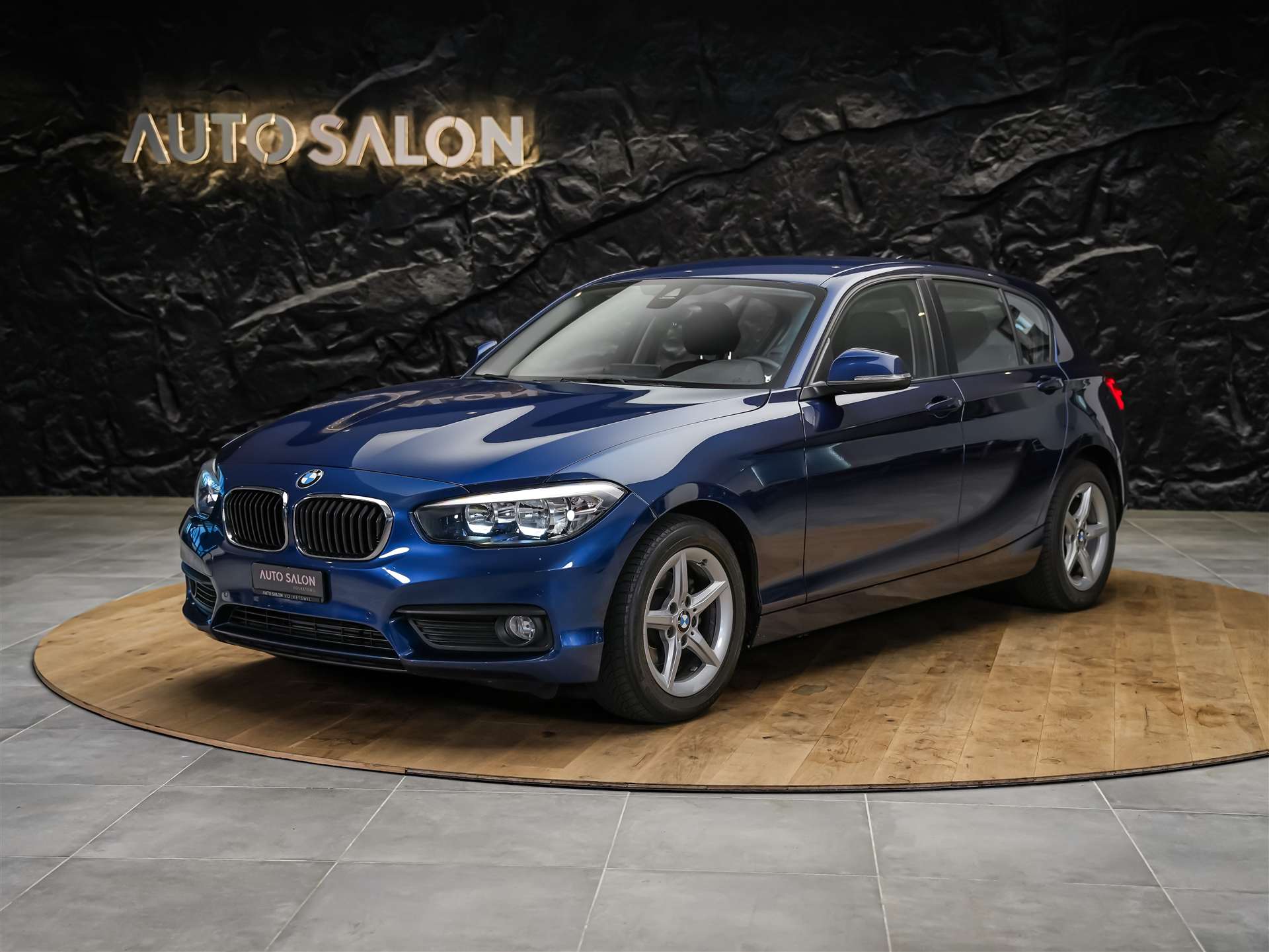 BMW 118i Steptronic *CH-Fahrzeug*Abstandsregler*Kamera*-image-1