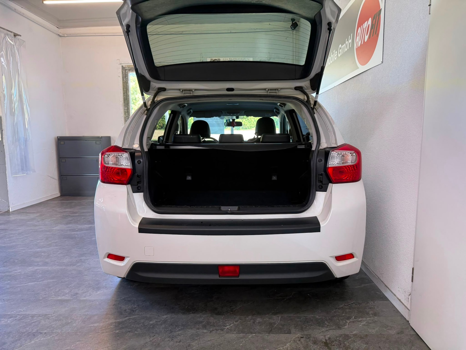 SUBARU Impreza 2.0 Swiss Sport Lineartronic-image-4