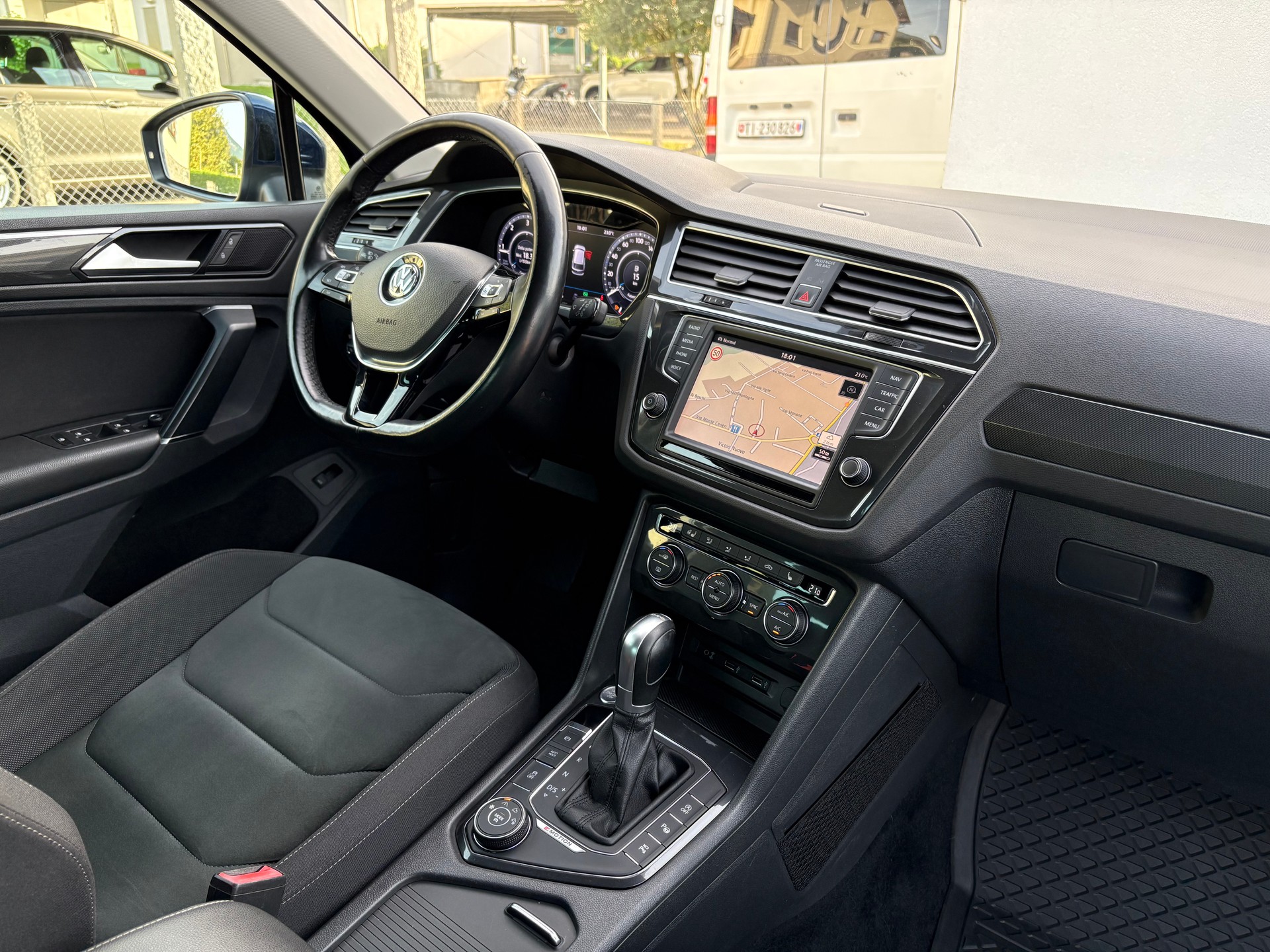 VW Tiguan 2.0 TDI SCR Highline4Motion DSG-image-8