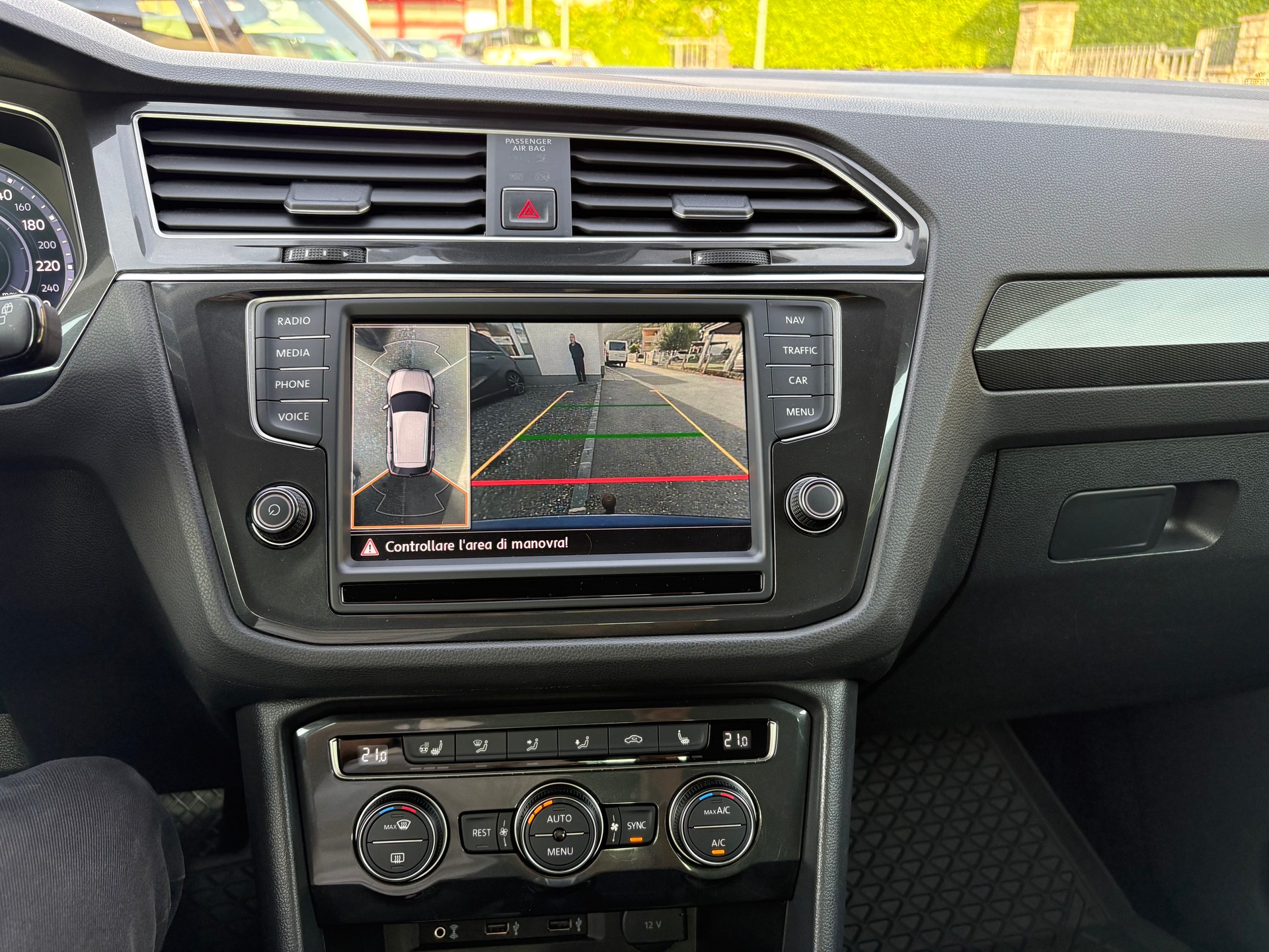 VW Tiguan 2.0 TDI SCR Highline4Motion DSG-image-12