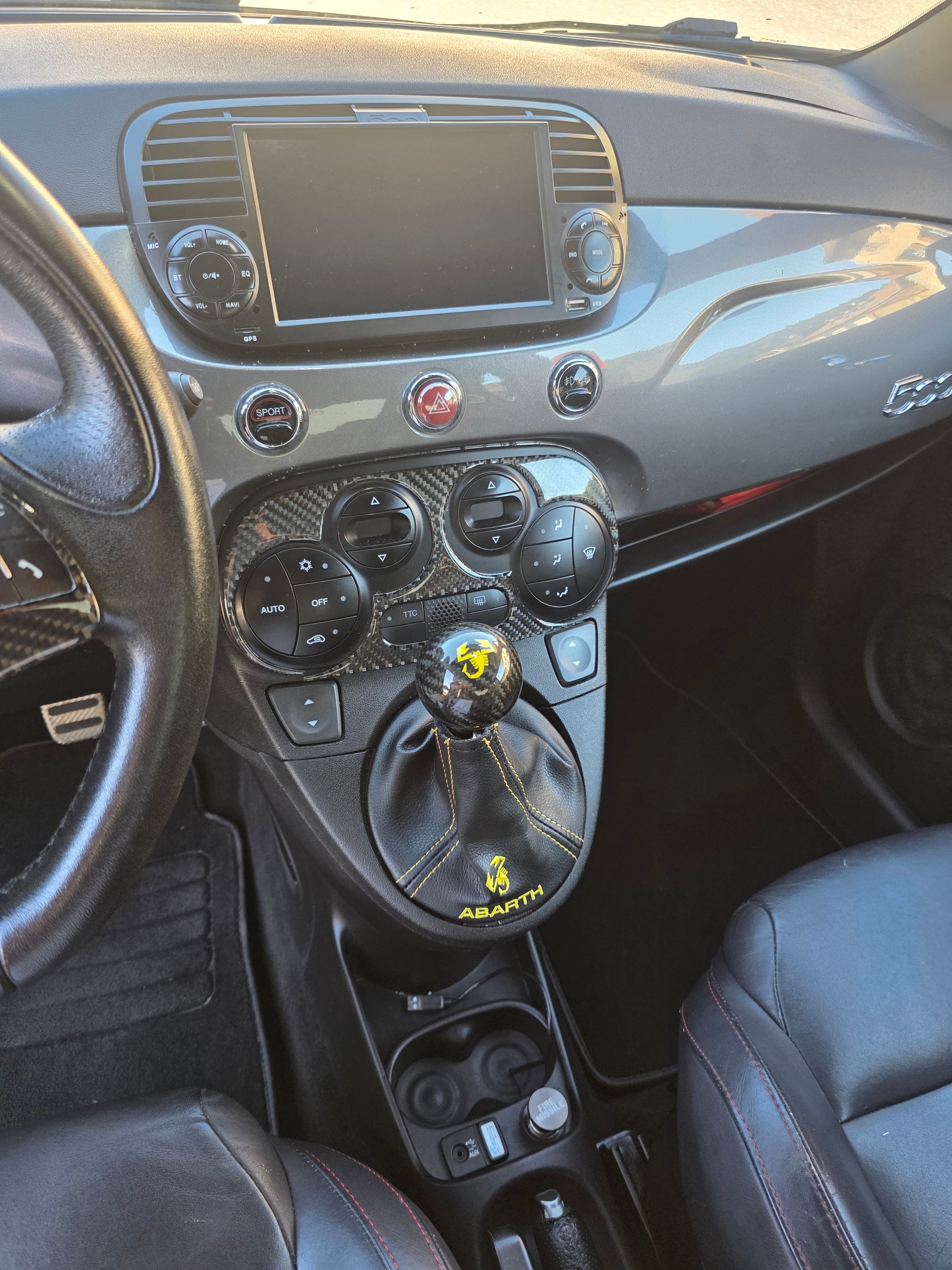 FIAT 500 1.4 16V Turbo Abarth 695 SS-image-9