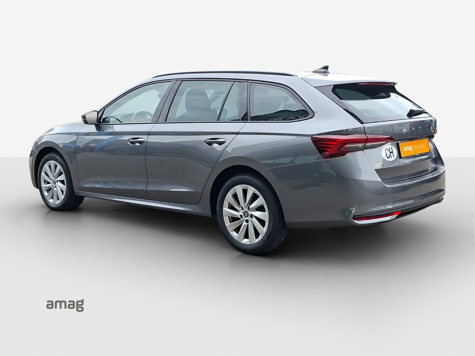 SKODA Octavia Combi 2.0 TDI DSG Selection-image-2