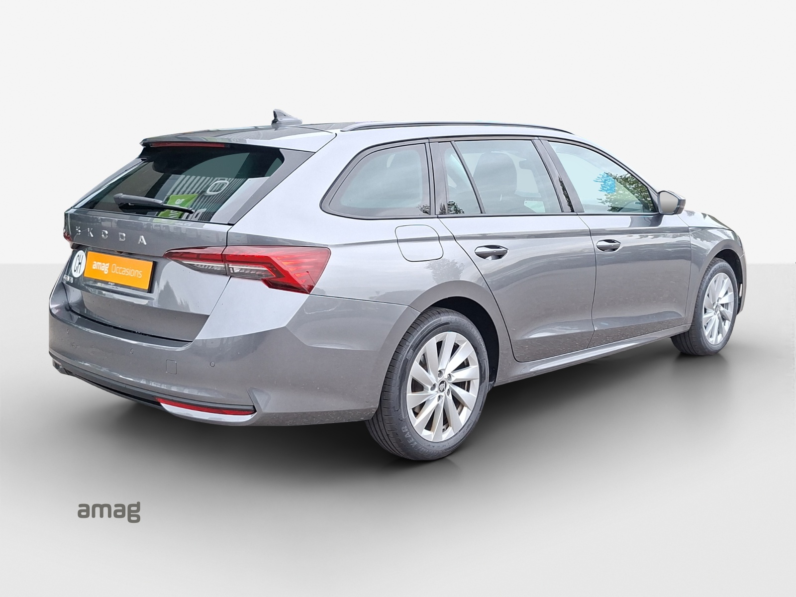 SKODA Octavia Combi 2.0 TDI DSG Selection-image-4