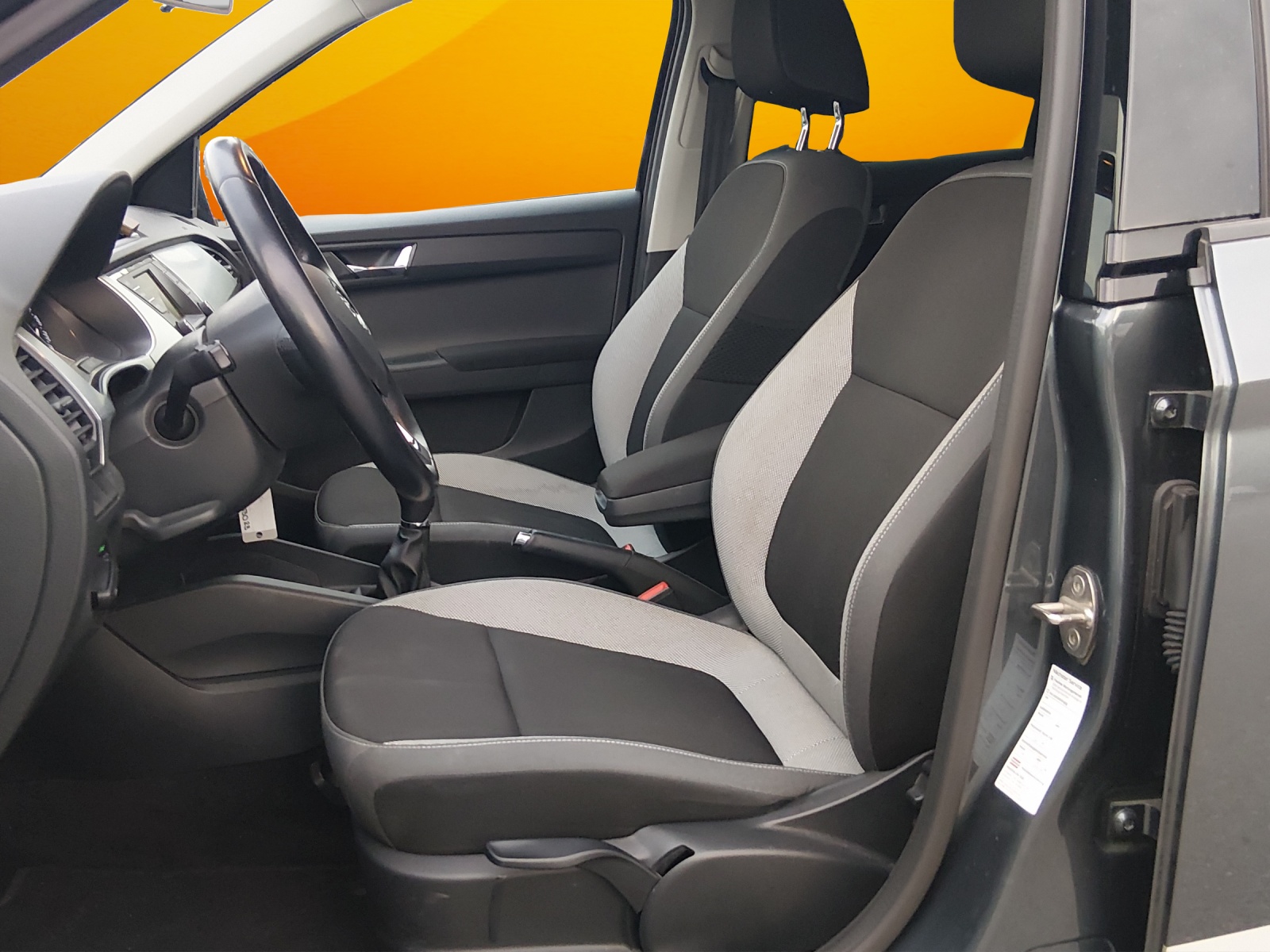 SKODA Fabia 1.2 TSI Ambition-image-10