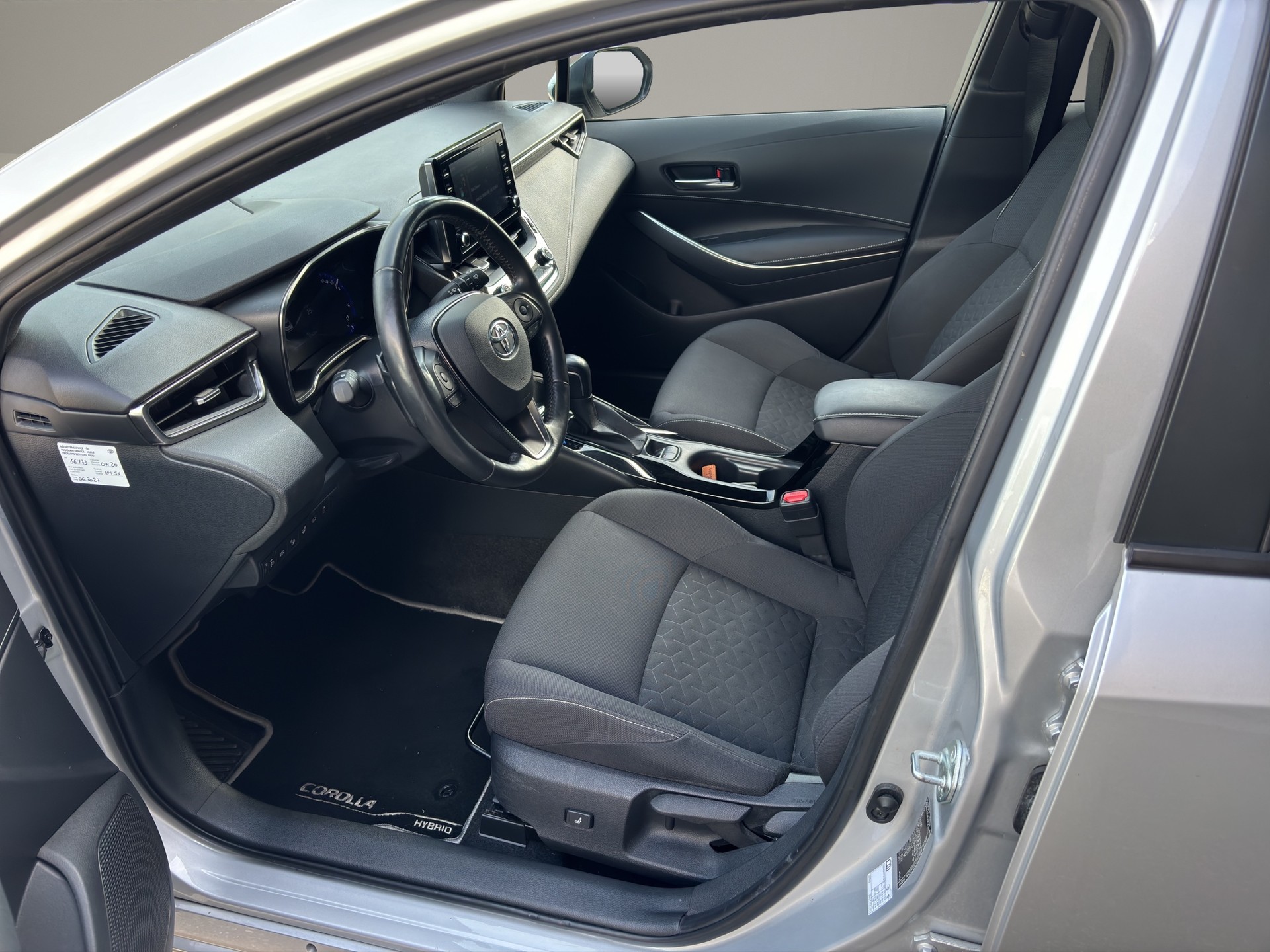TOYOTA Corolla 2.0 HSD Trend e-CVT-image-9