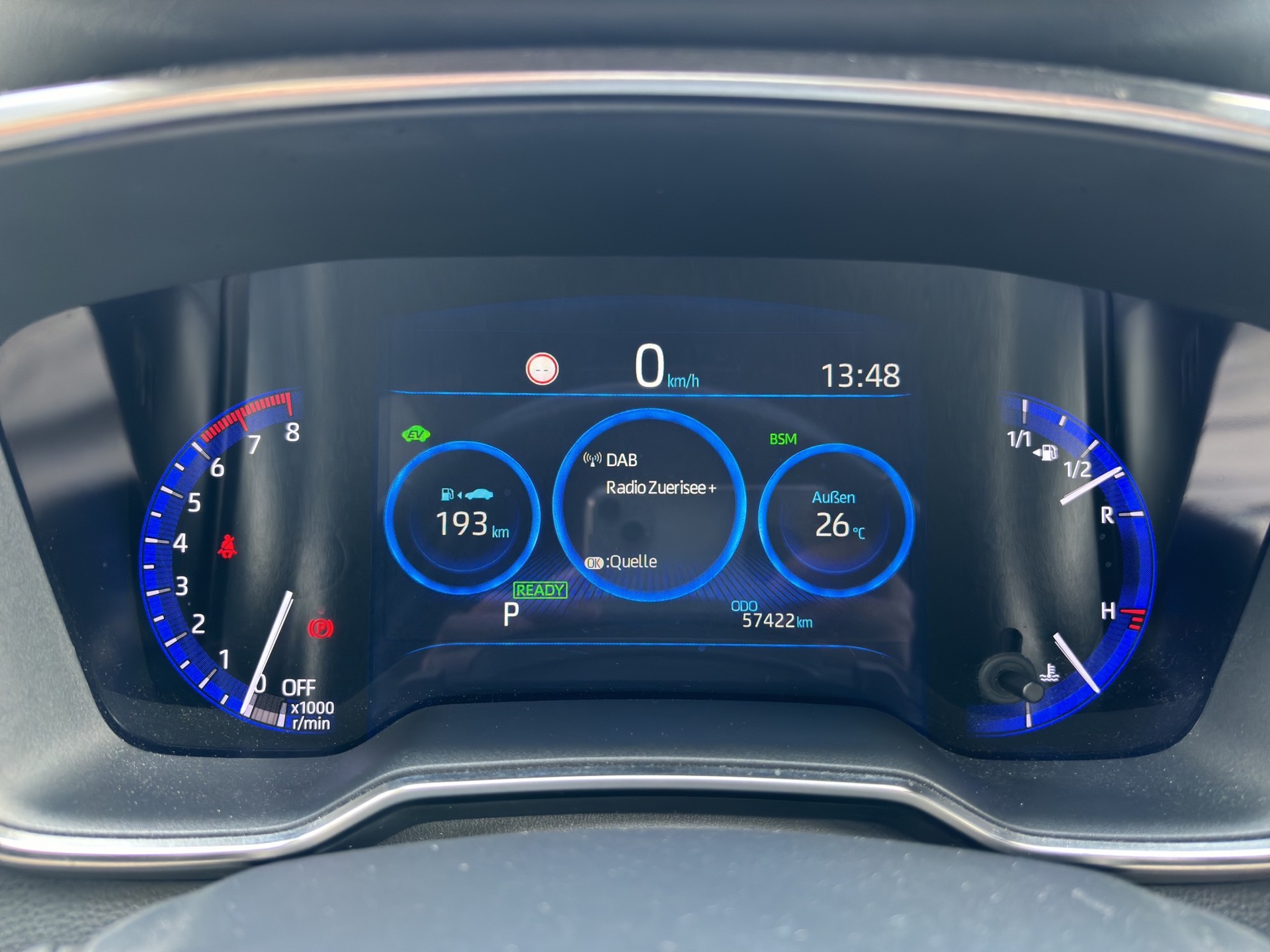 TOYOTA Corolla 2.0 HSD Trend e-CVT-image-25