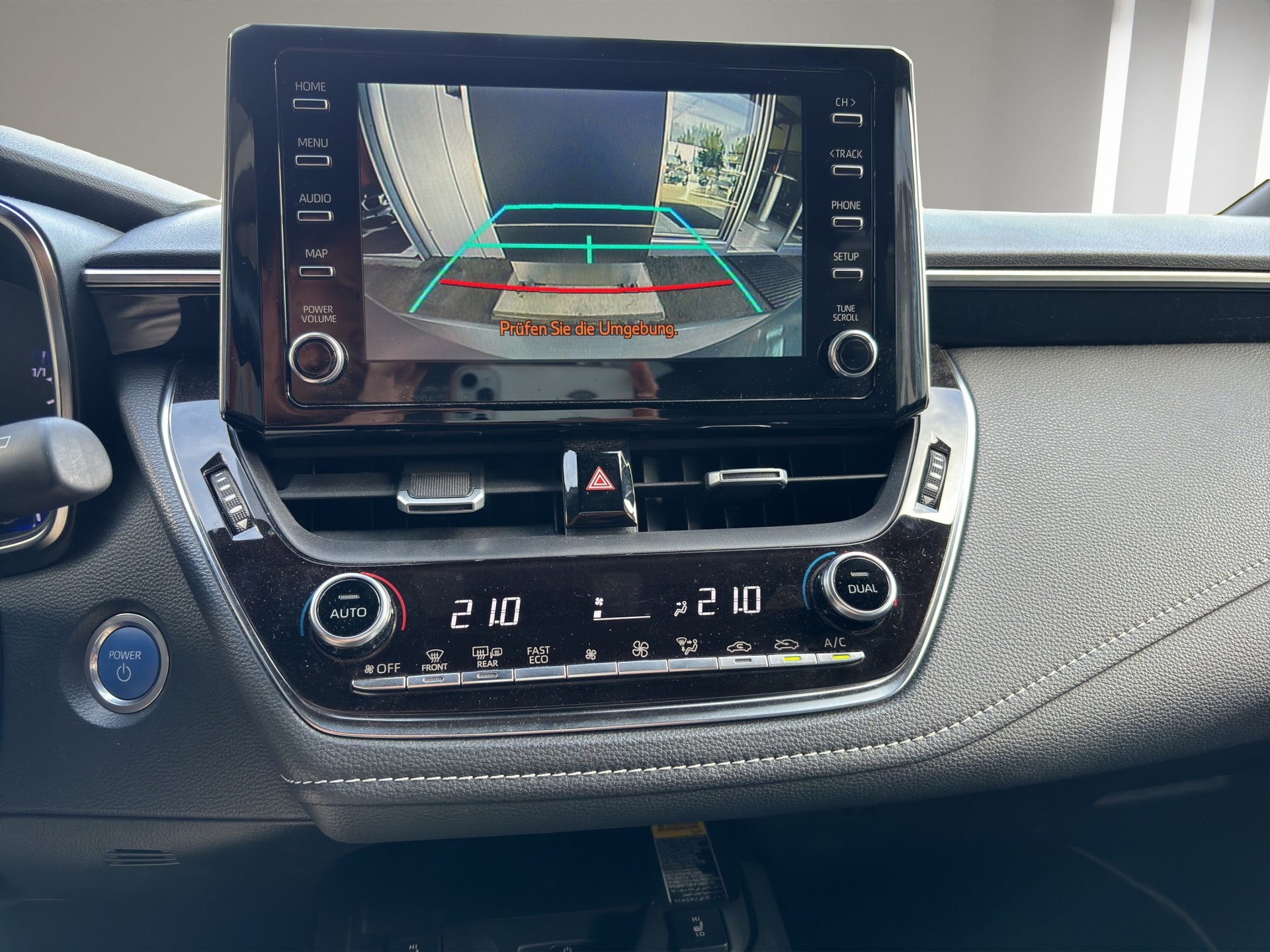 TOYOTA Corolla 2.0 HSD Trend e-CVT-image-15