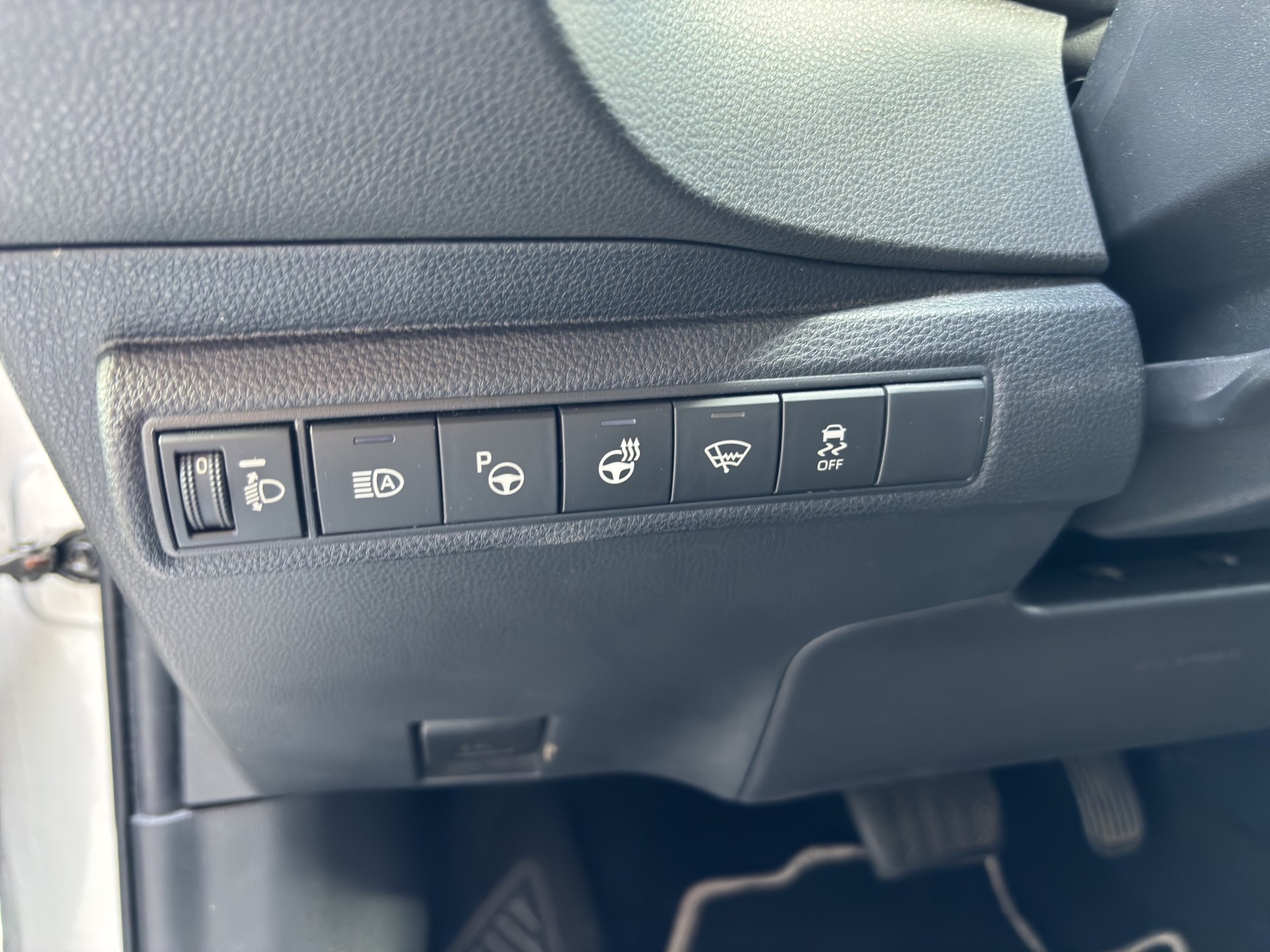 TOYOTA Corolla 2.0 HSD Trend e-CVT-image-26