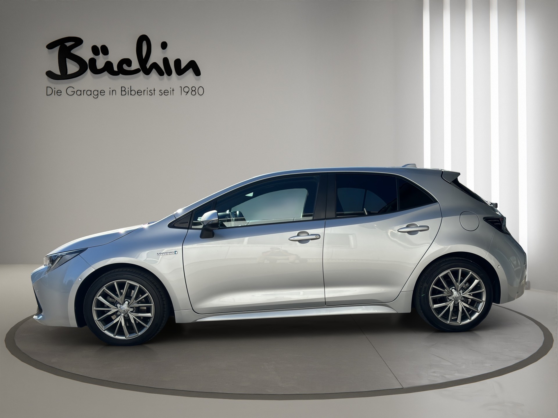 TOYOTA Corolla 2.0 HSD Trend e-CVT-image-3