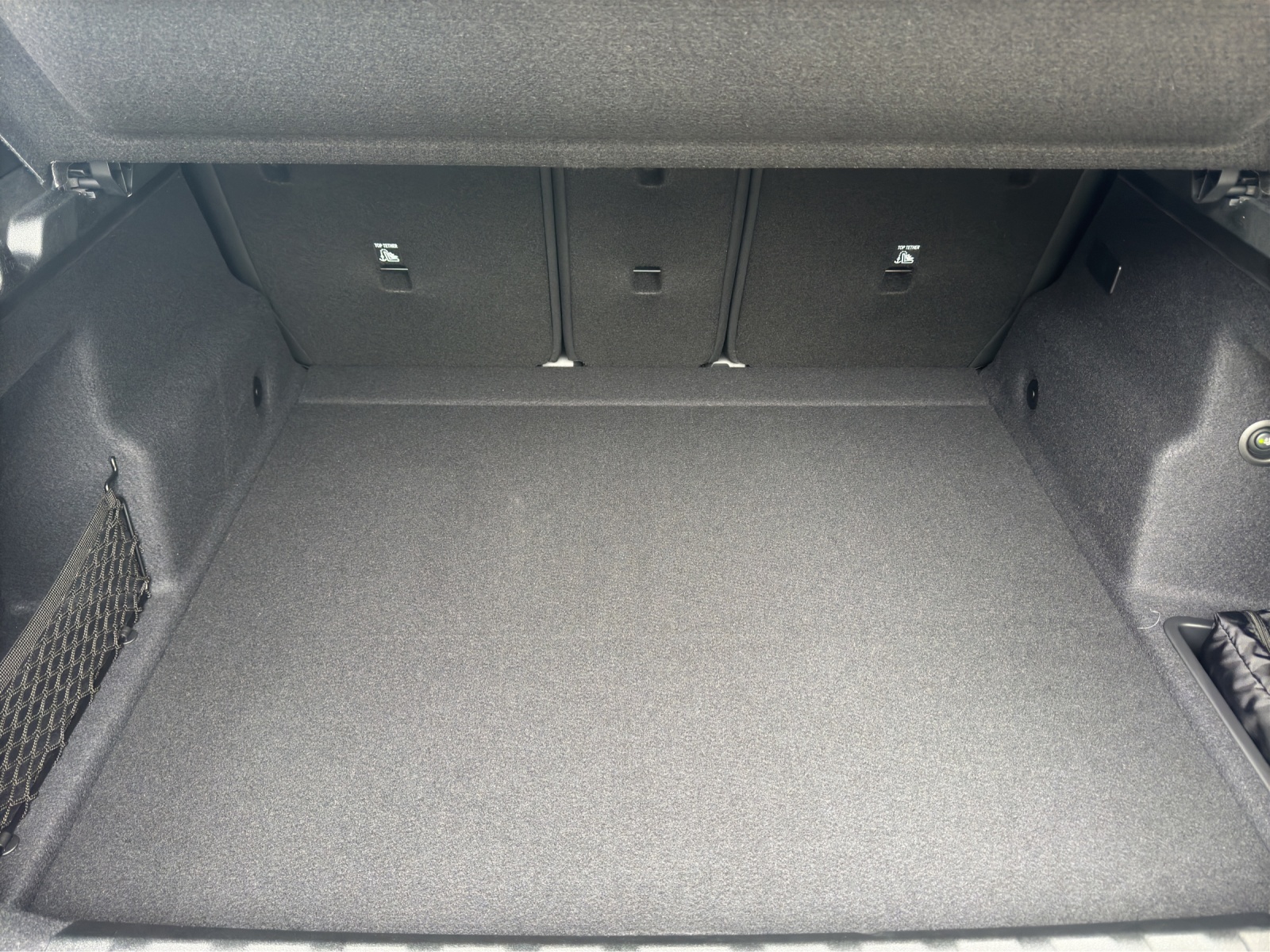 BMW iX2 30 xDrive-image-17