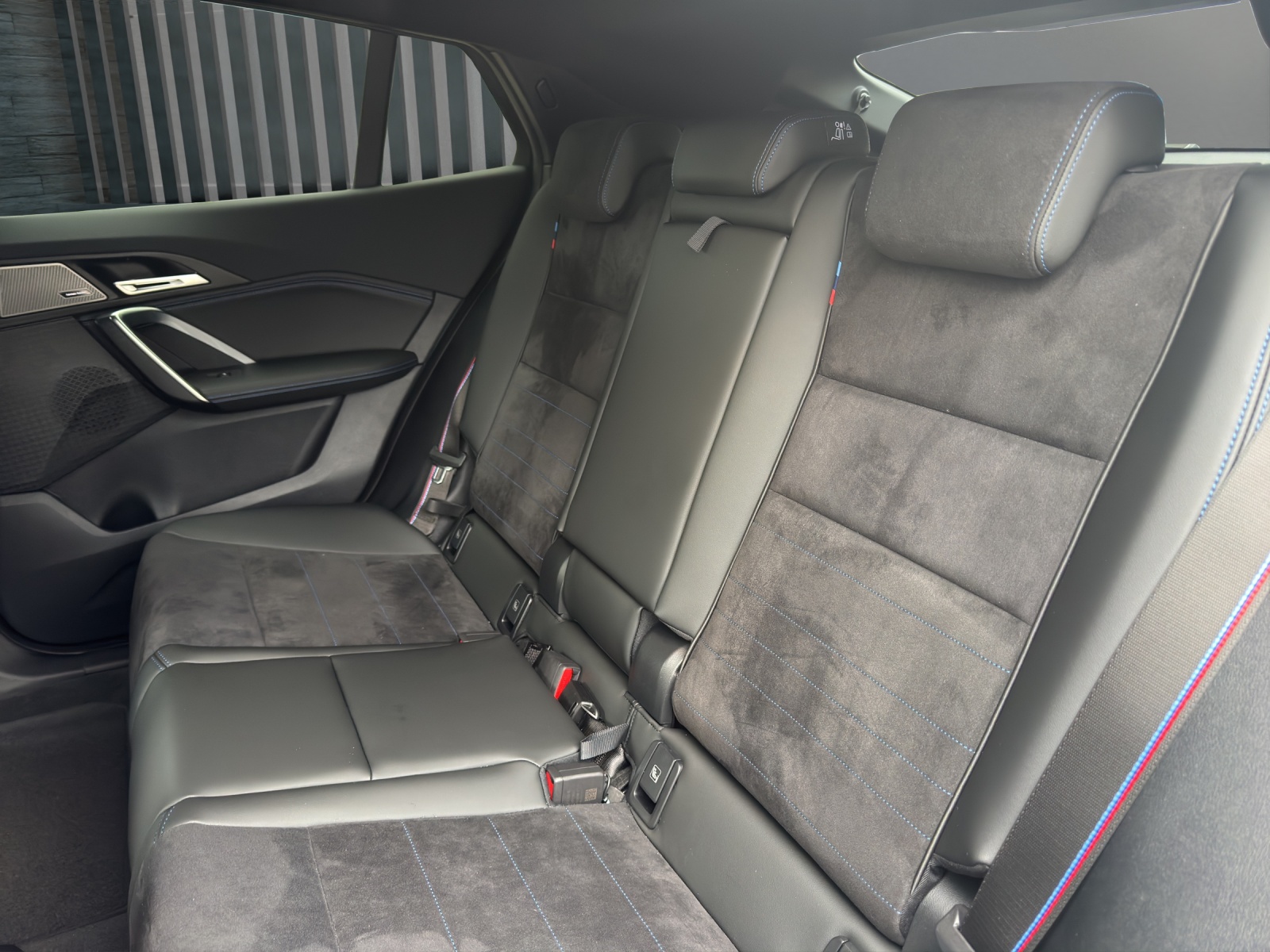 BMW iX2 30 xDrive-image-16