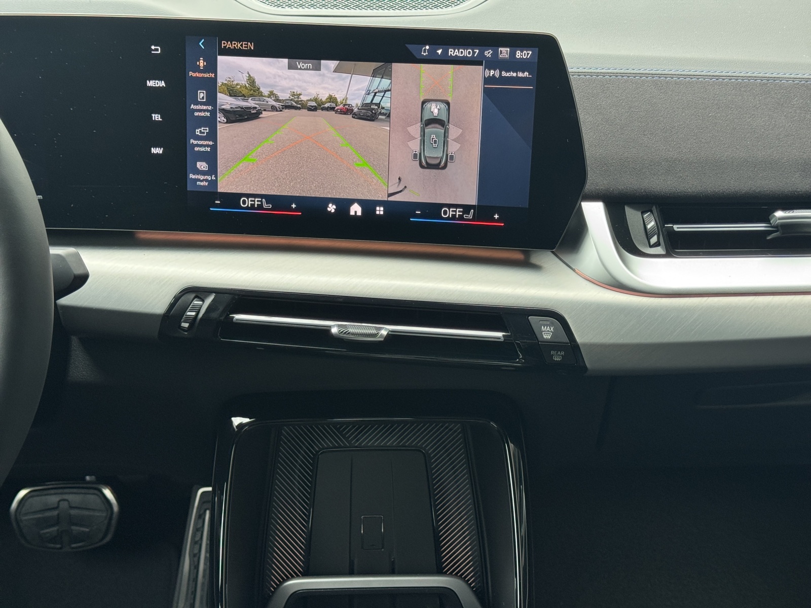 BMW iX2 30 xDrive-image-12