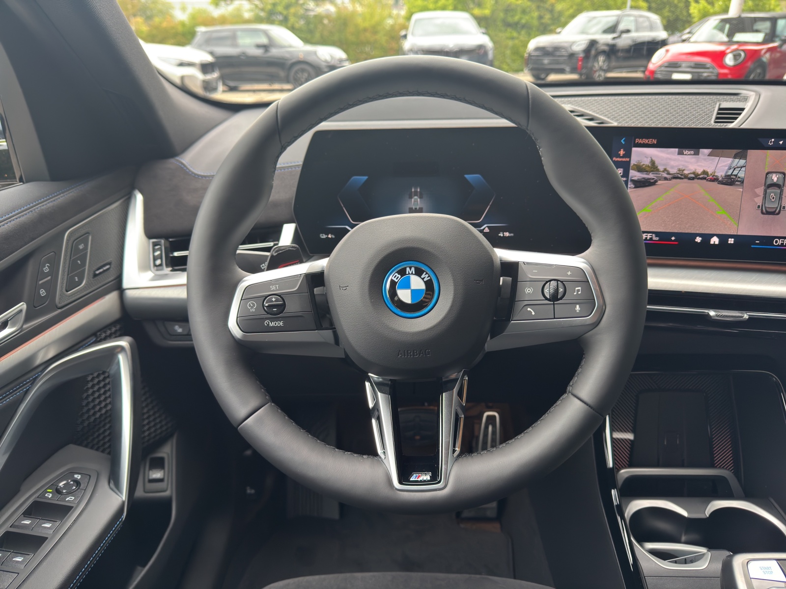 BMW iX2 30 xDrive-image-10