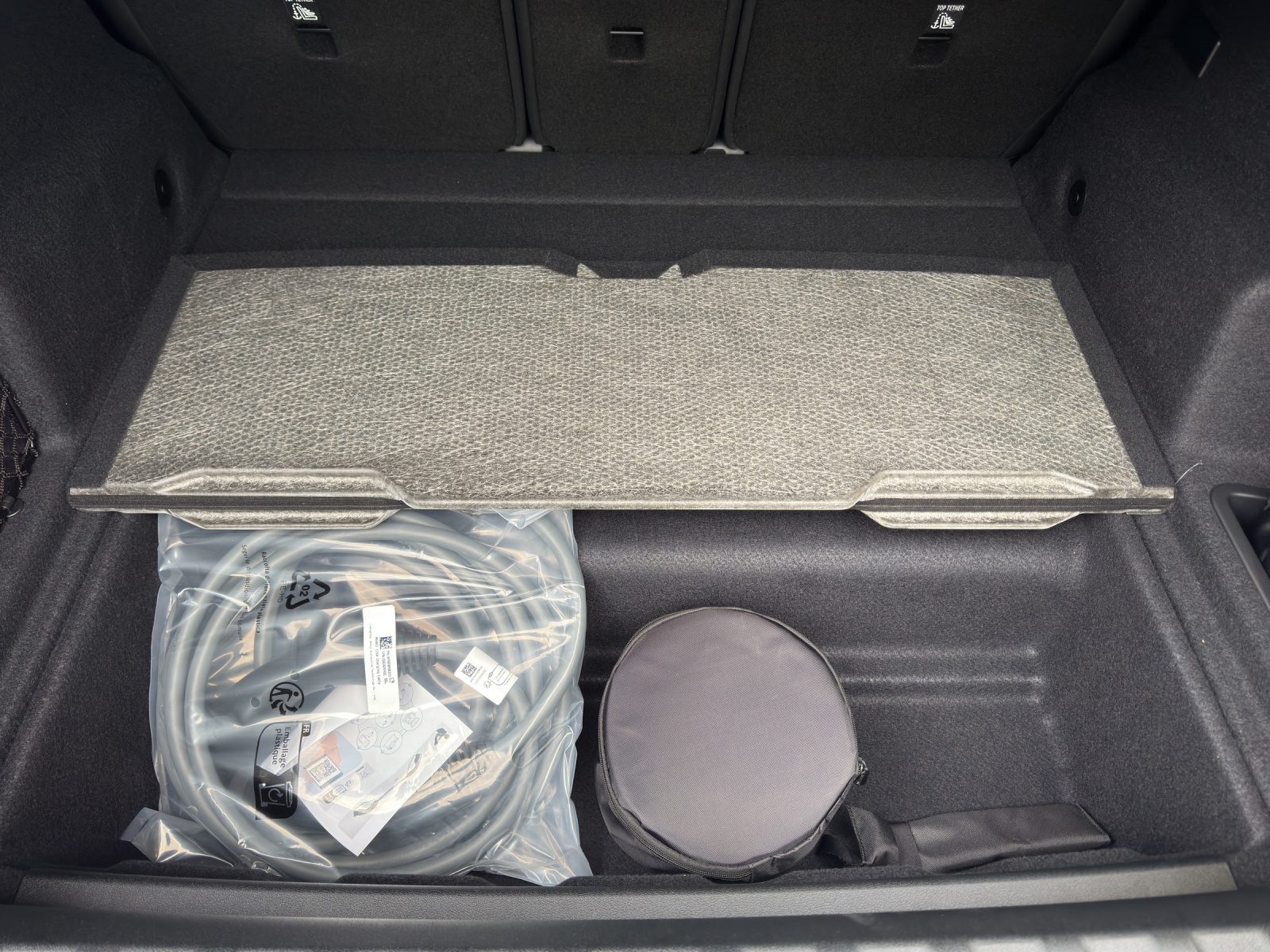 BMW iX2 30 xDrive-image-18