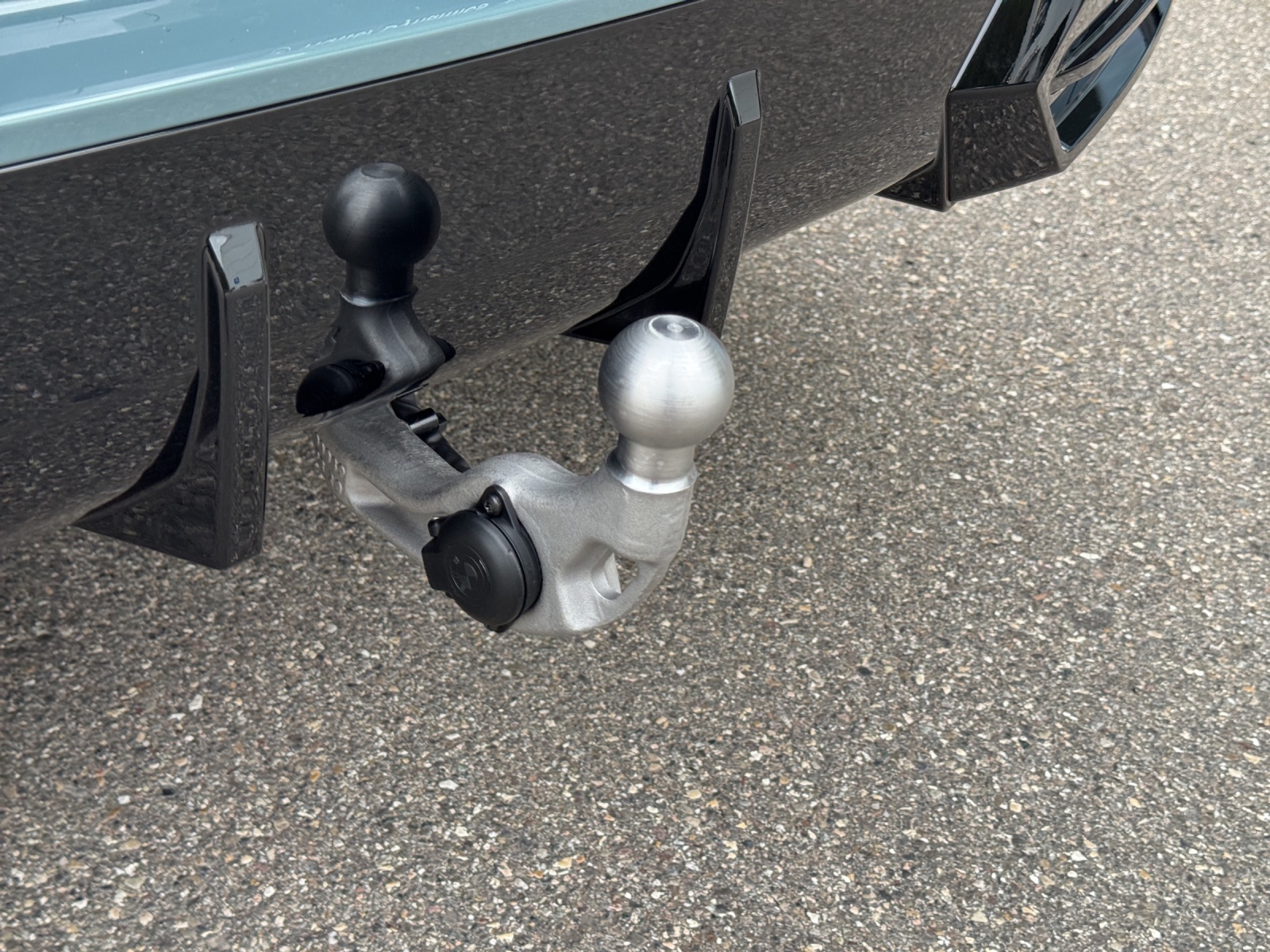 BMW iX2 30 xDrive-image-19