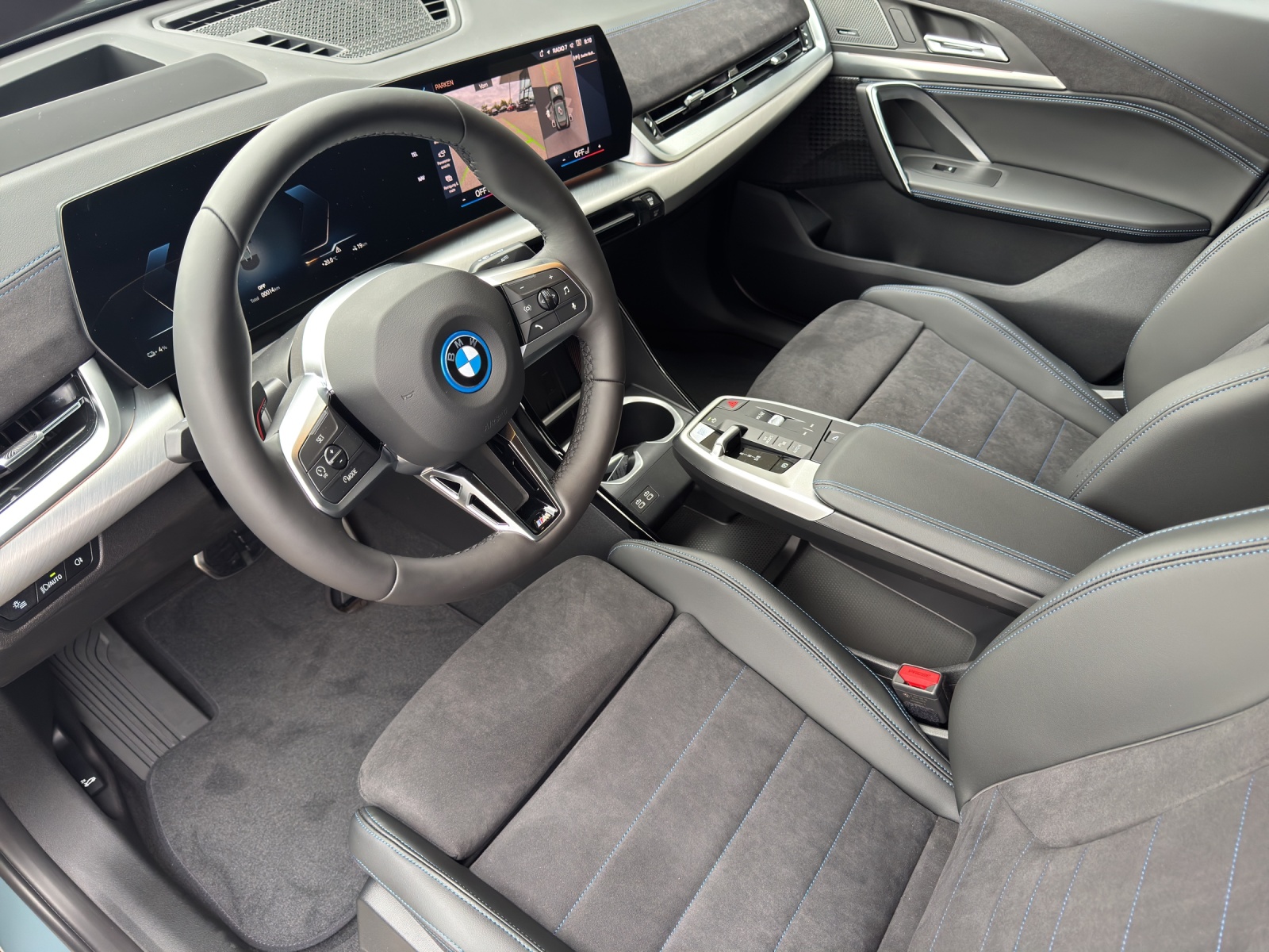 BMW iX2 30 xDrive-image-20