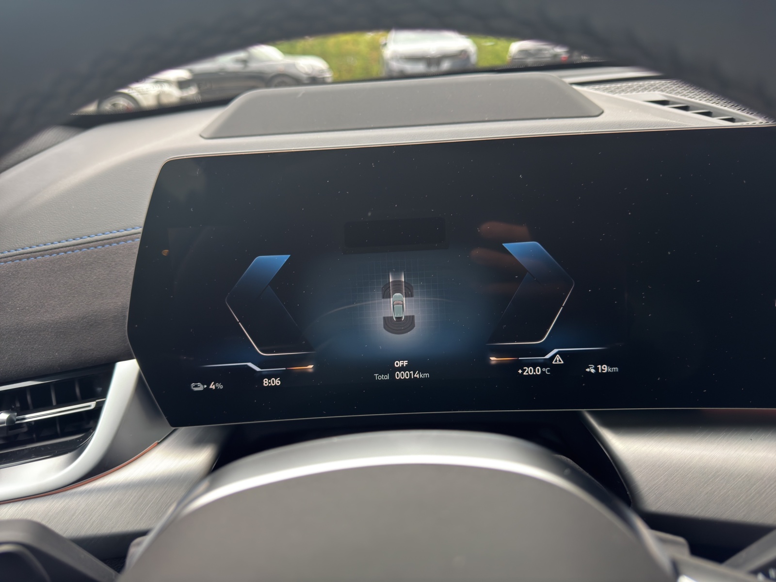BMW iX2 30 xDrive-image-11