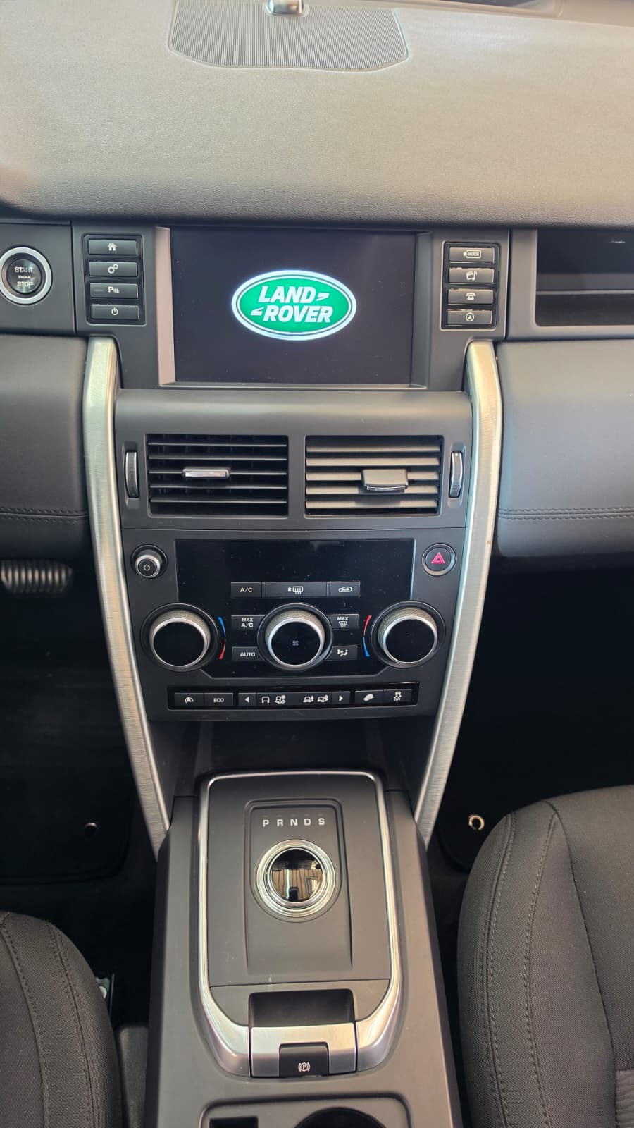 LAND ROVER Discovery Sport 2.0 TD4 HSE, SCHWEIZER FAHZREUG, GUT ERHALTEN, FRISCH AB MFK UND FRISCH AB SERVICE-image-7