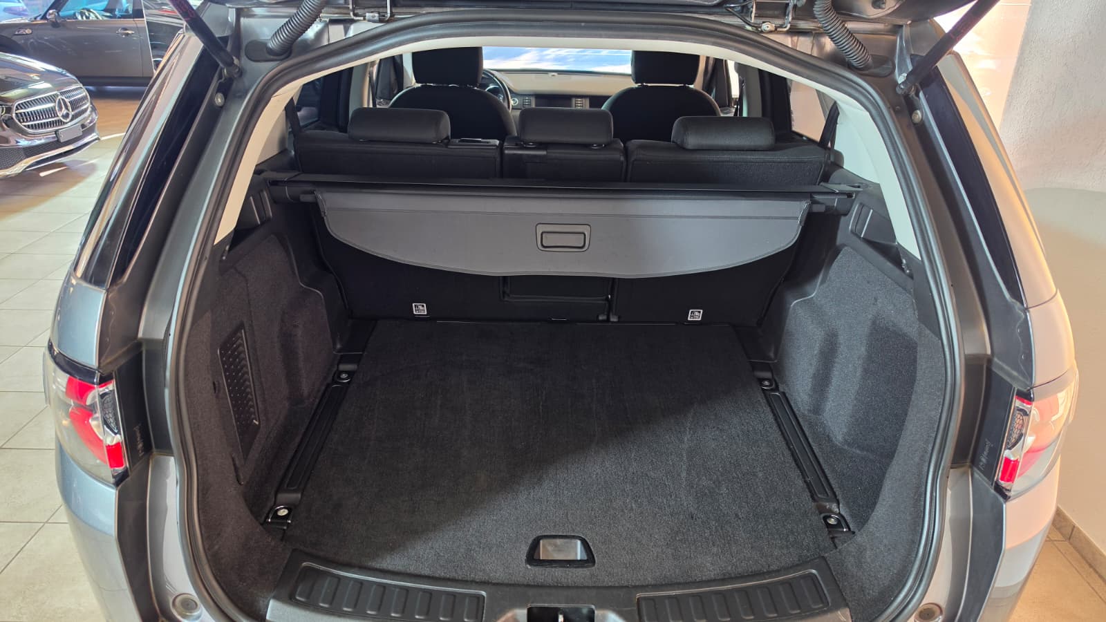 LAND ROVER Discovery Sport 2.0 TD4 HSE, SCHWEIZER FAHZREUG, GUT ERHALTEN, FRISCH AB MFK UND FRISCH AB SERVICE-image-12