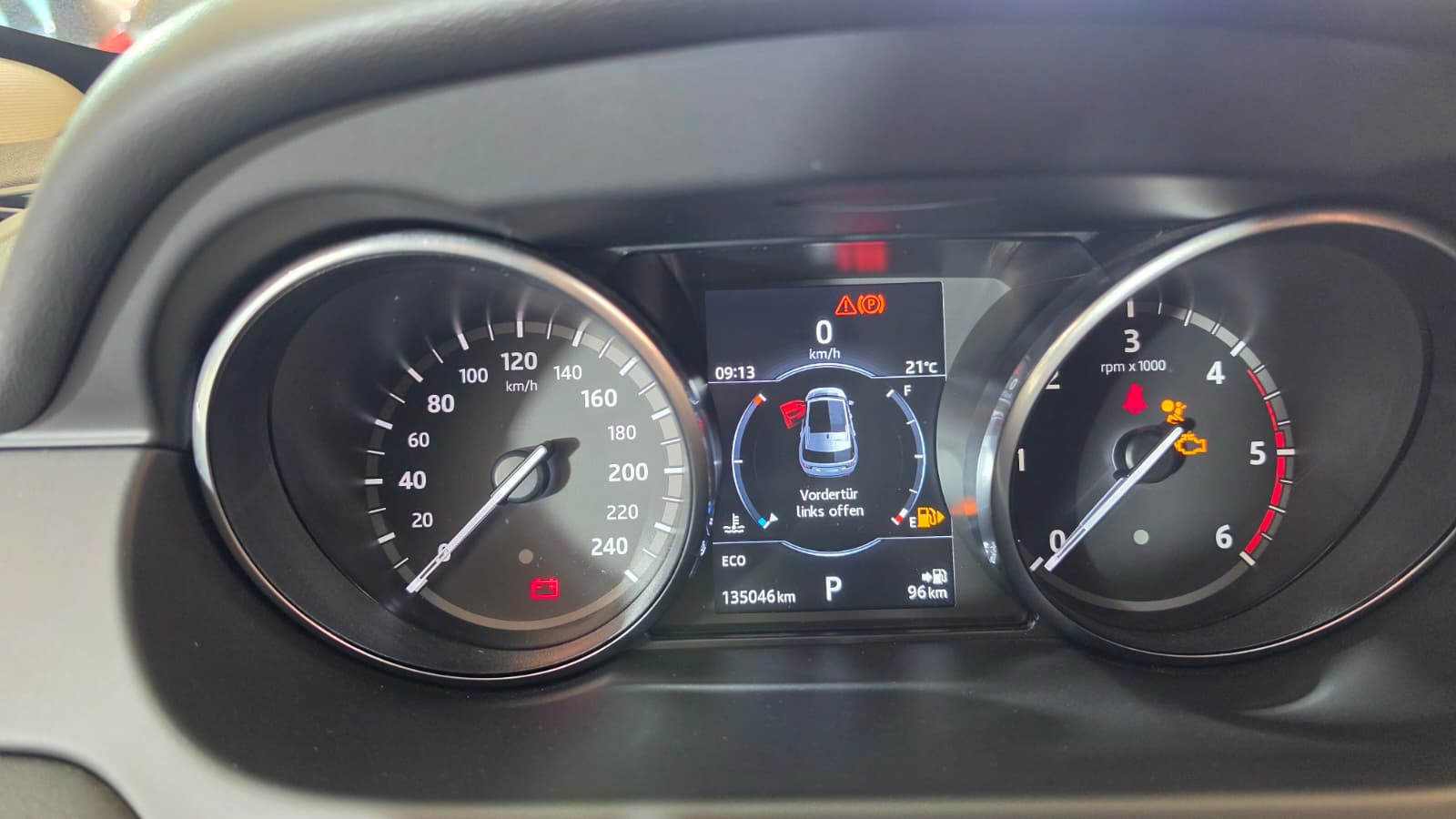 LAND ROVER Discovery Sport 2.0 TD4 HSE, SCHWEIZER FAHZREUG, GUT ERHALTEN, FRISCH AB MFK UND FRISCH AB SERVICE-image-8