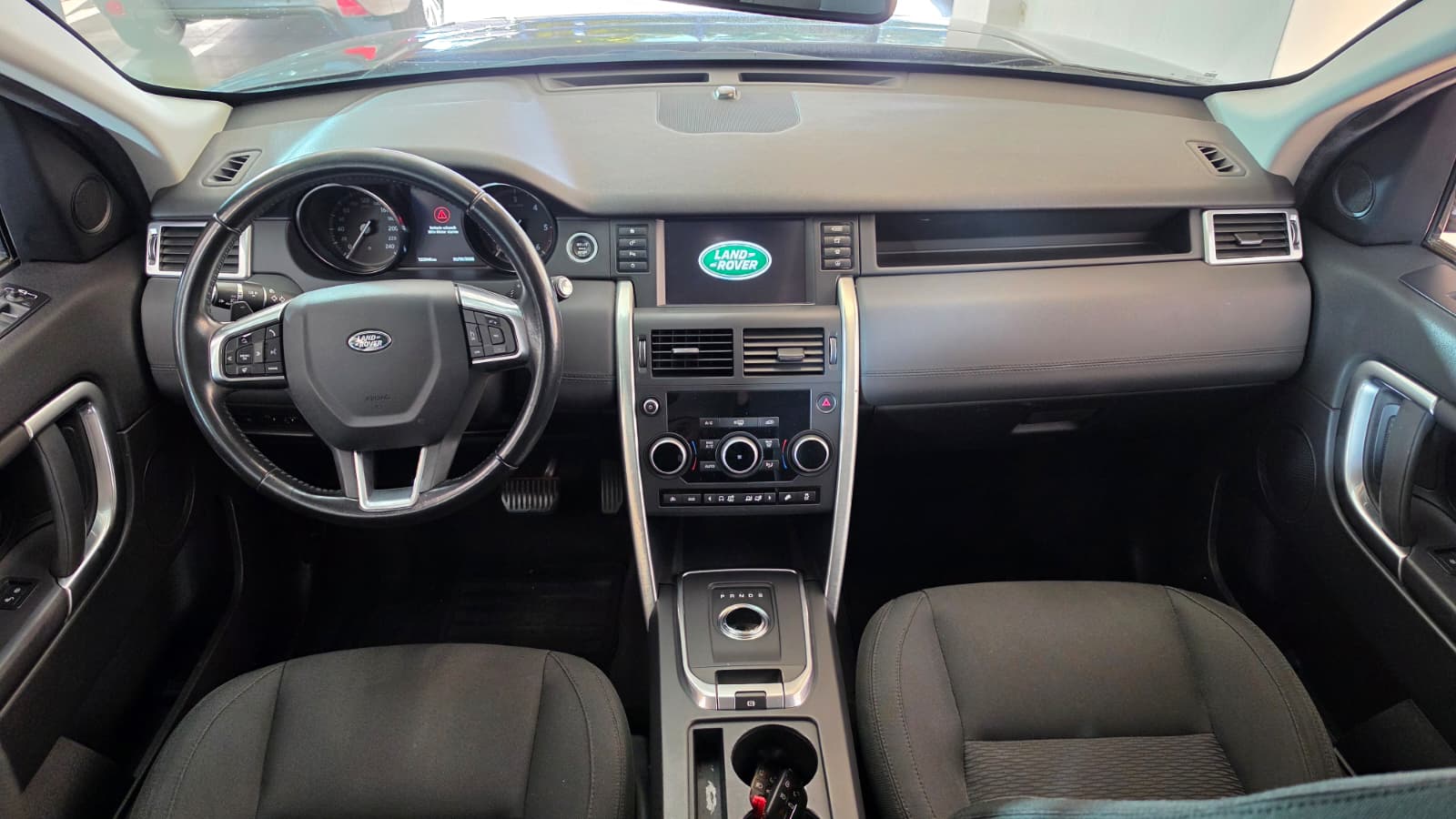 LAND ROVER Discovery Sport 2.0 TD4 HSE, SCHWEIZER FAHZREUG, GUT ERHALTEN, FRISCH AB MFK UND FRISCH AB SERVICE-image-6