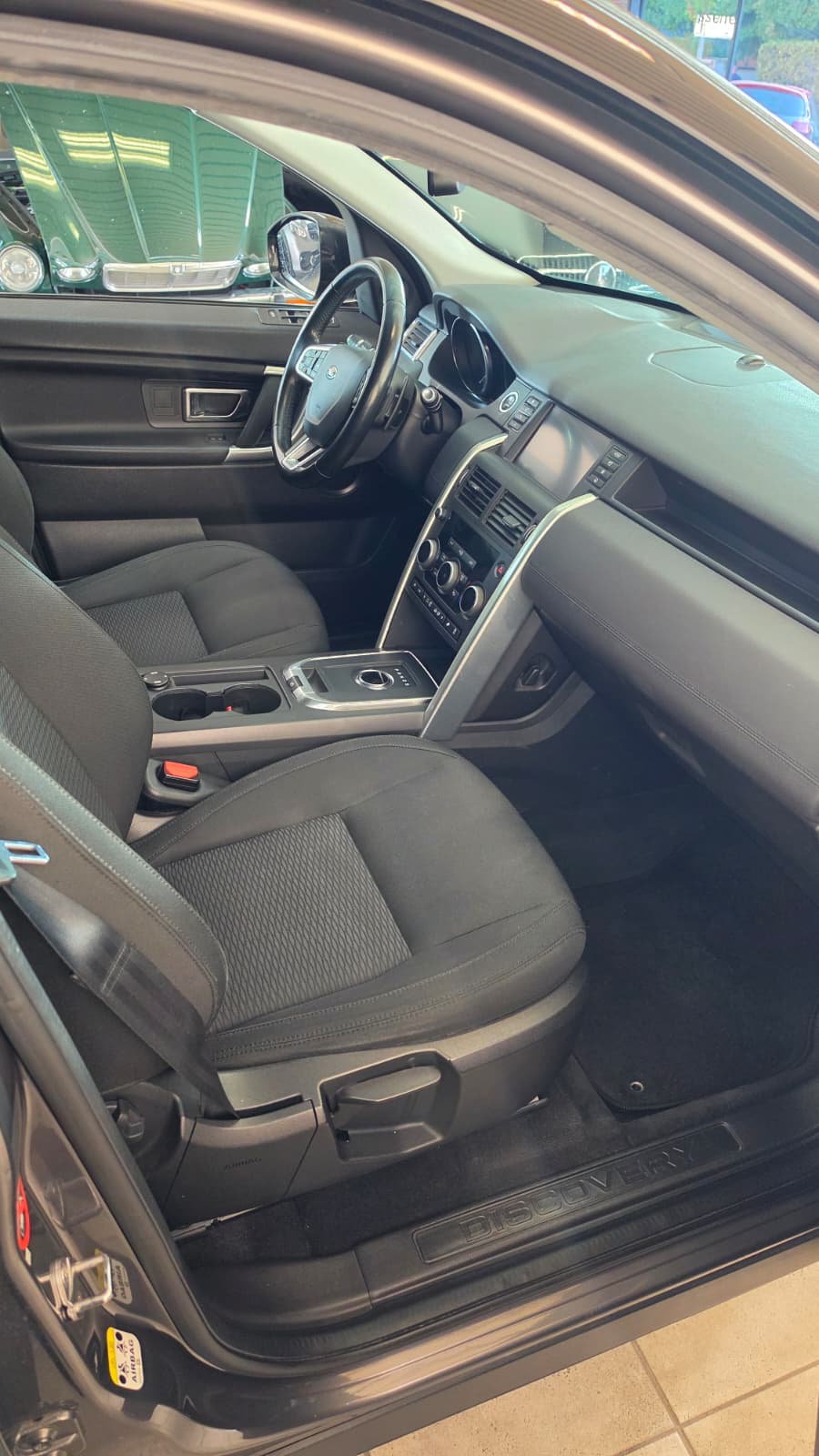 LAND ROVER Discovery Sport 2.0 TD4 HSE, SCHWEIZER FAHZREUG, GUT ERHALTEN, FRISCH AB MFK UND FRISCH AB SERVICE-image-10