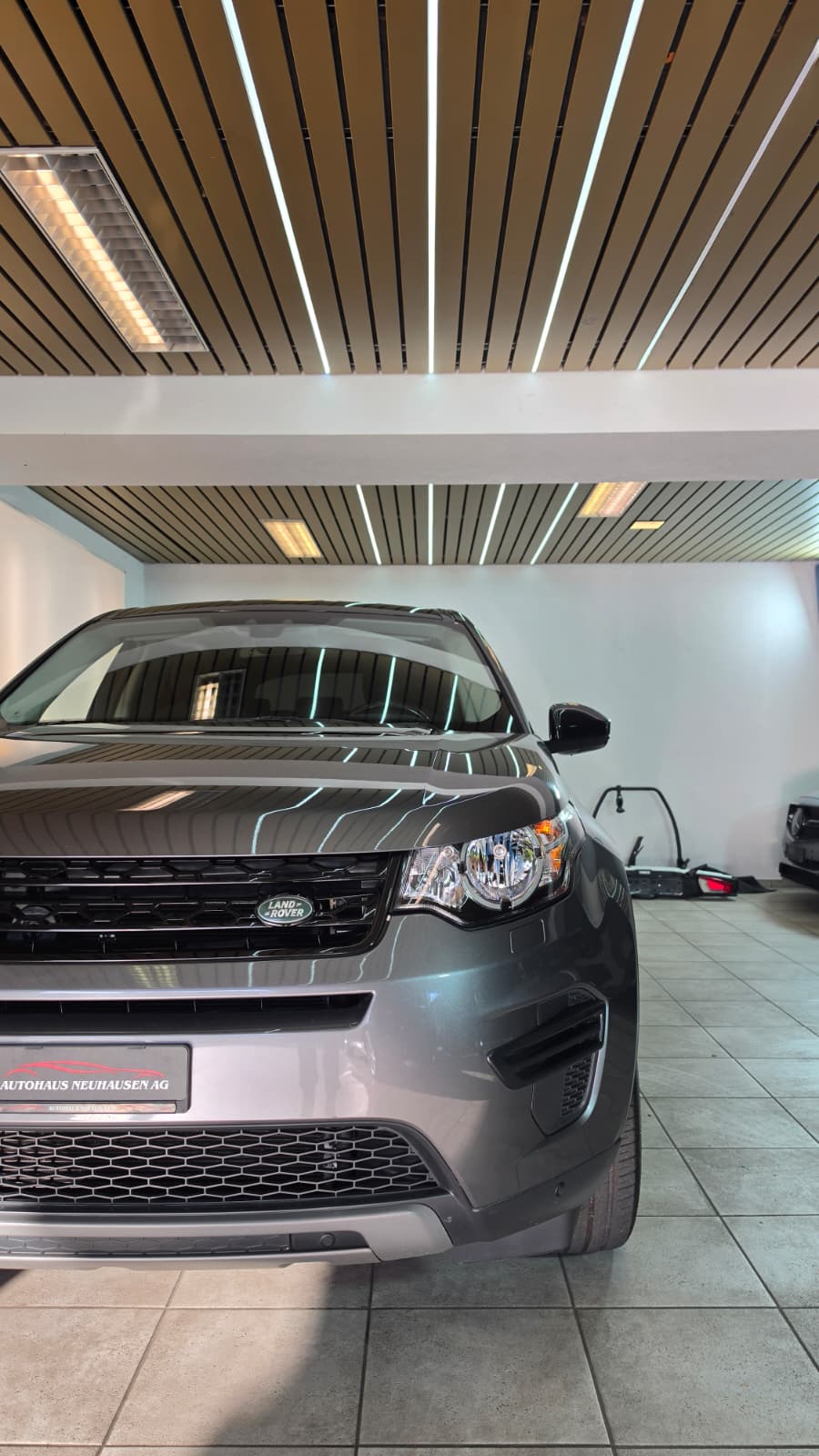 LAND ROVER Discovery Sport 2.0 TD4 HSE, SCHWEIZER FAHZREUG, GUT ERHALTEN, FRISCH AB MFK UND FRISCH AB SERVICE-image-2