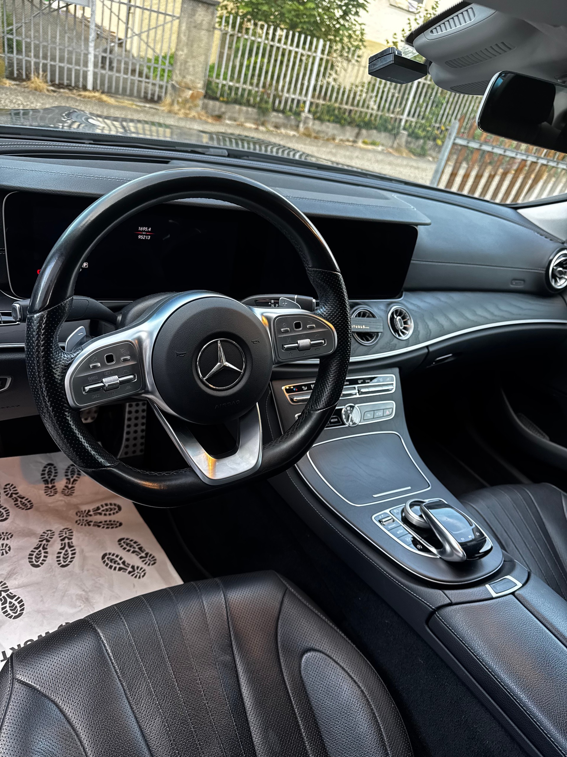 MERCEDES-BENZ CLS 350 AMG Line-image-5