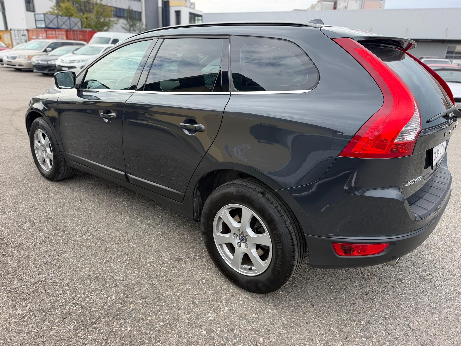 VOLVO XC60 D5 AWD Kinetic Geartronic-image-6