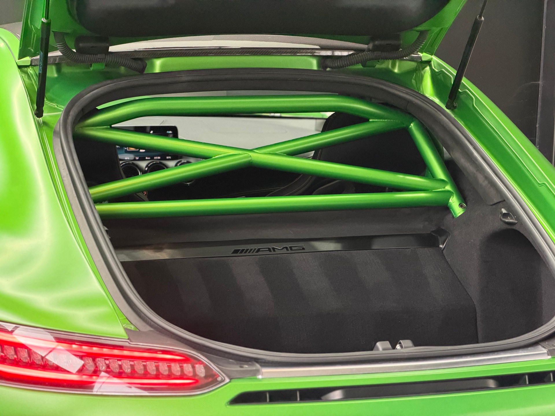 MERCEDES-BENZ AMG GT R Roadster Speedshift DCT-image-12