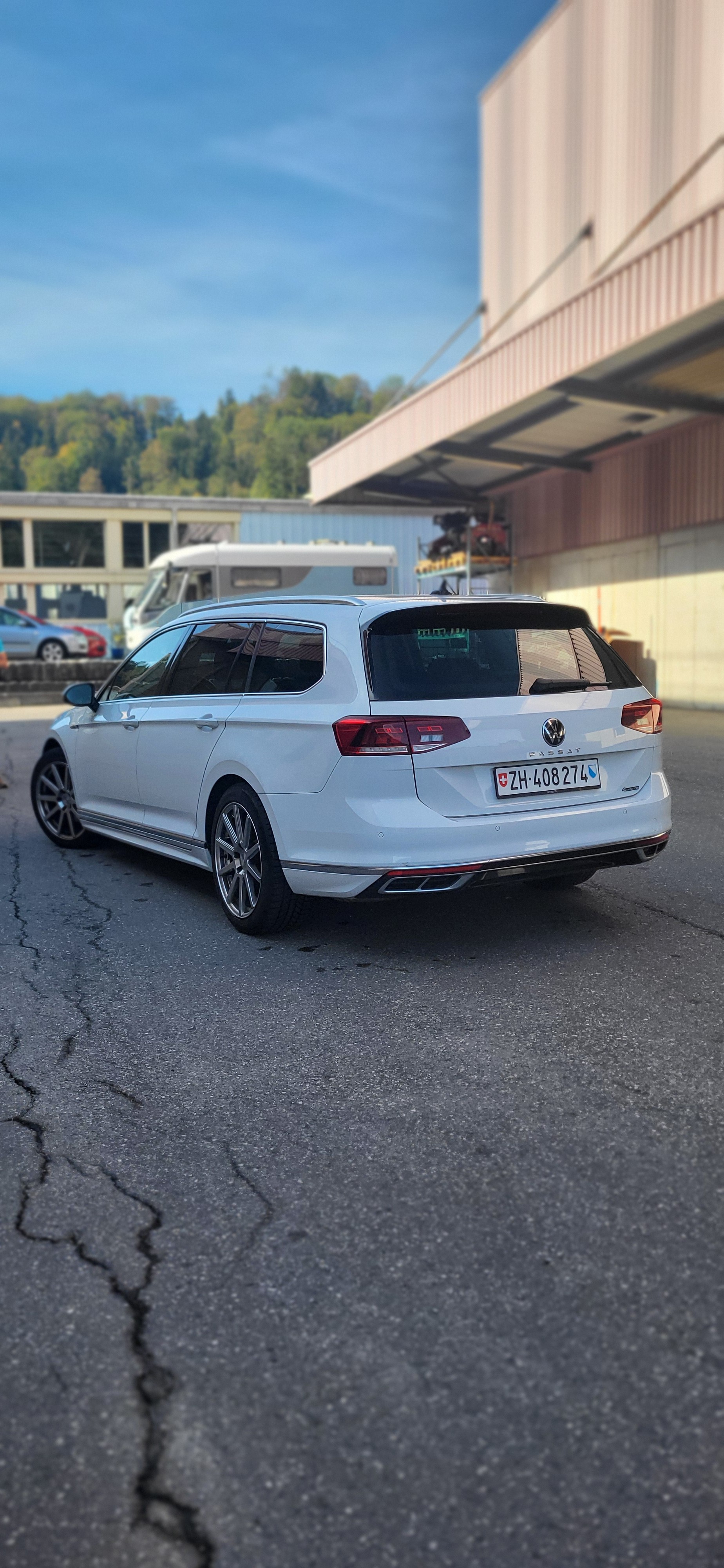 VW 2.0 TDI 200 Elegance DSG 4m-image-1