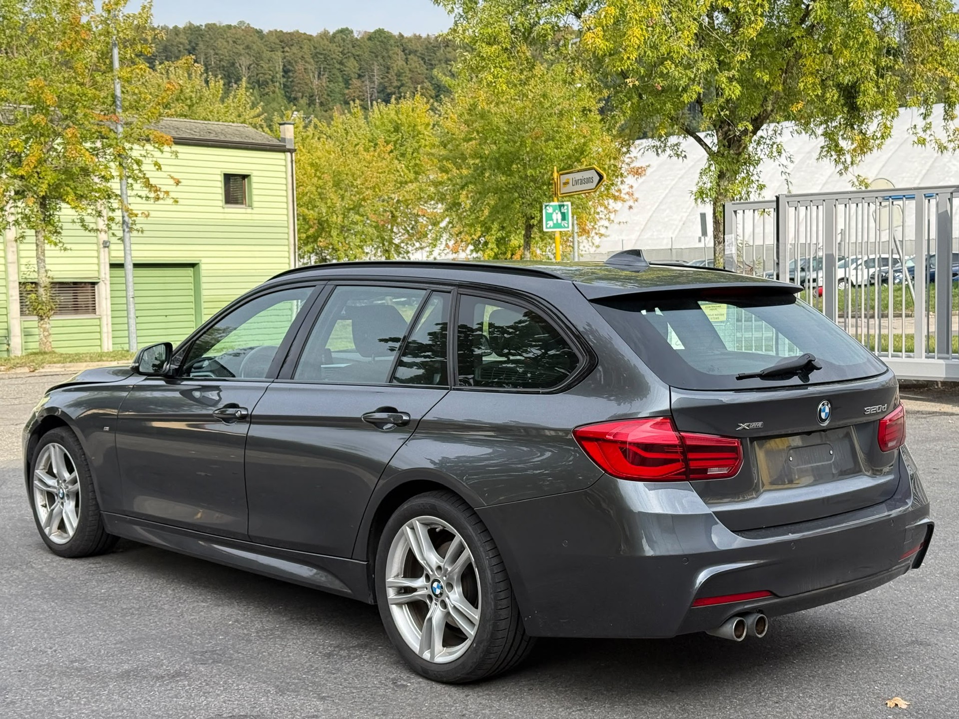 BMW 320d xDrive Touring M Sport Line Steptronic-image-5