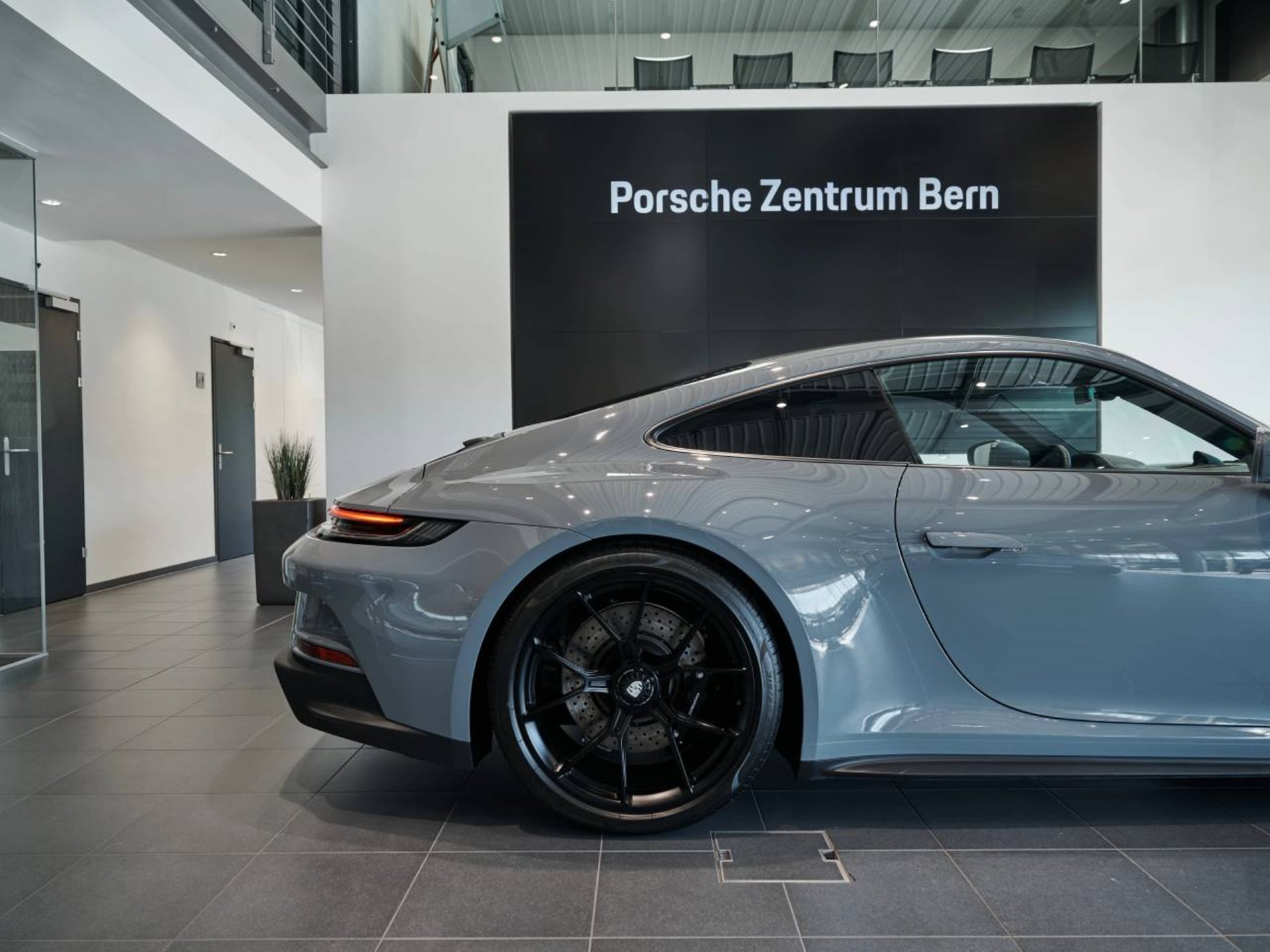 PORSCHE 911 GT3 mit Touring-Paket-image-10