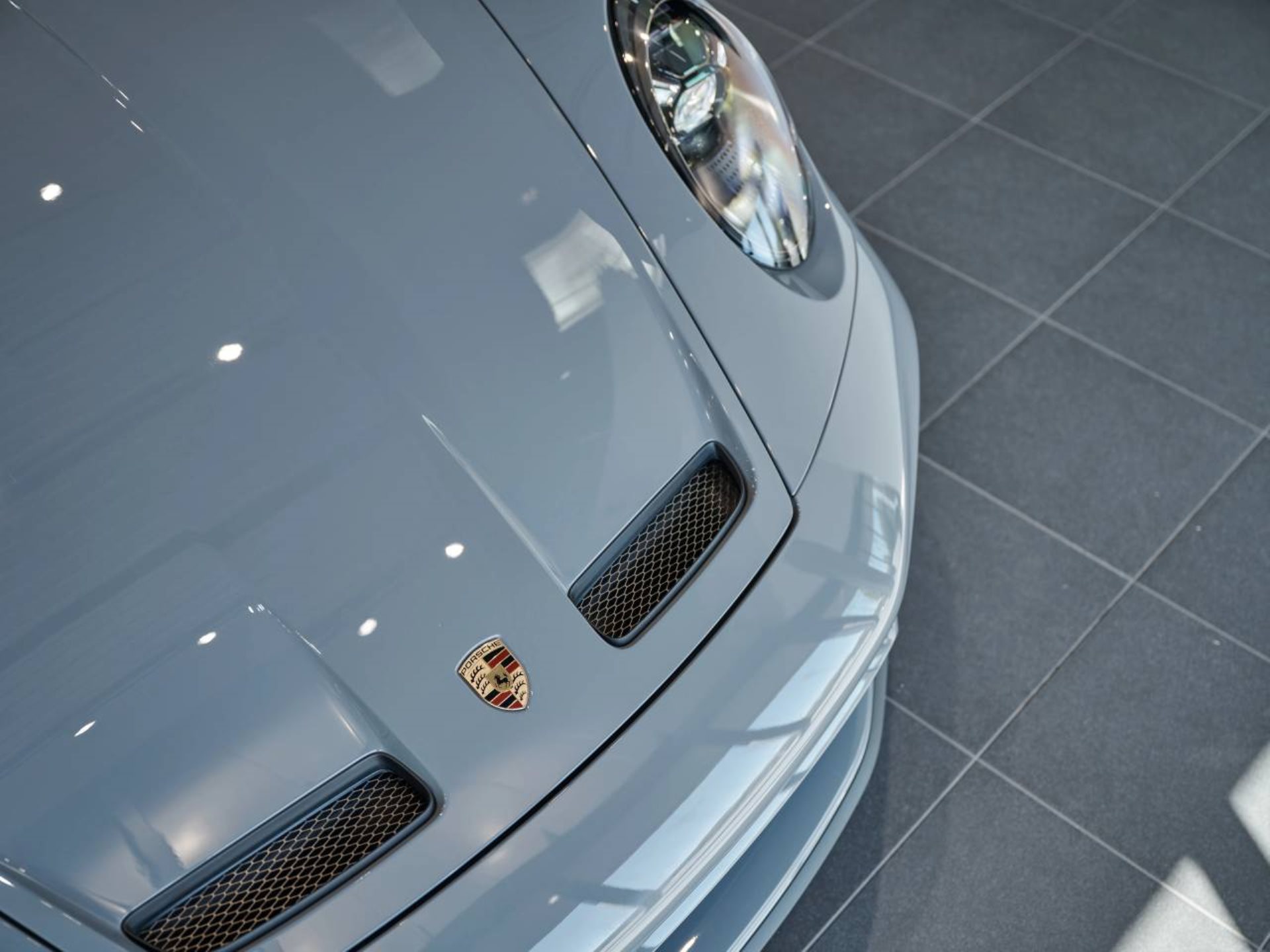 PORSCHE 911 GT3 mit Touring-Paket-image-21