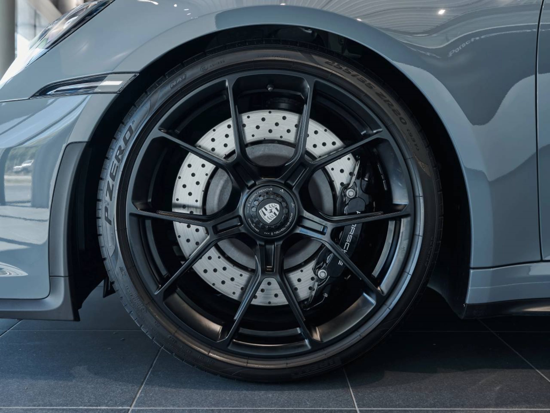 PORSCHE 911 GT3 mit Touring-Paket-image-27