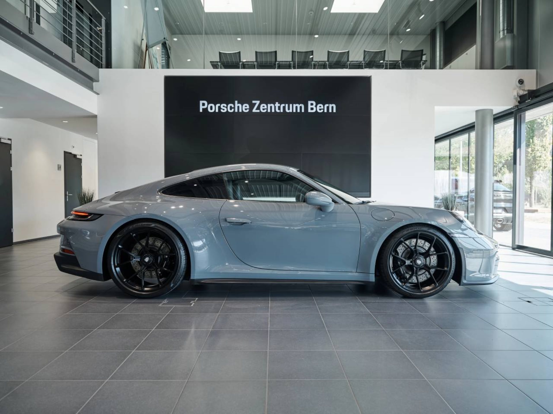 PORSCHE 911 GT3 mit Touring-Paket-image-1
