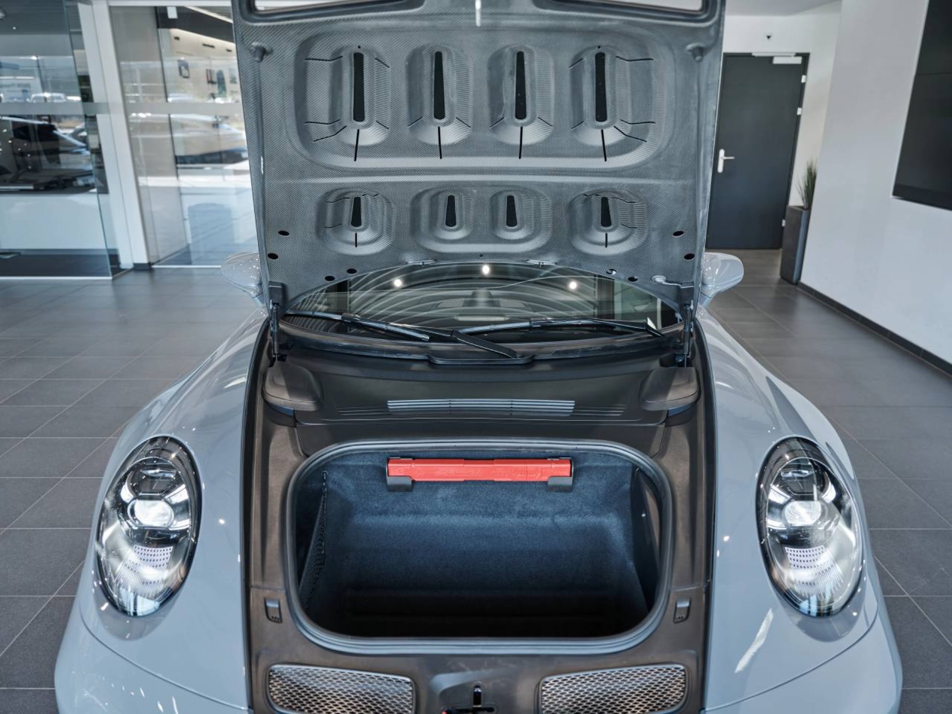 PORSCHE 911 GT3 mit Touring-Paket-image-9
