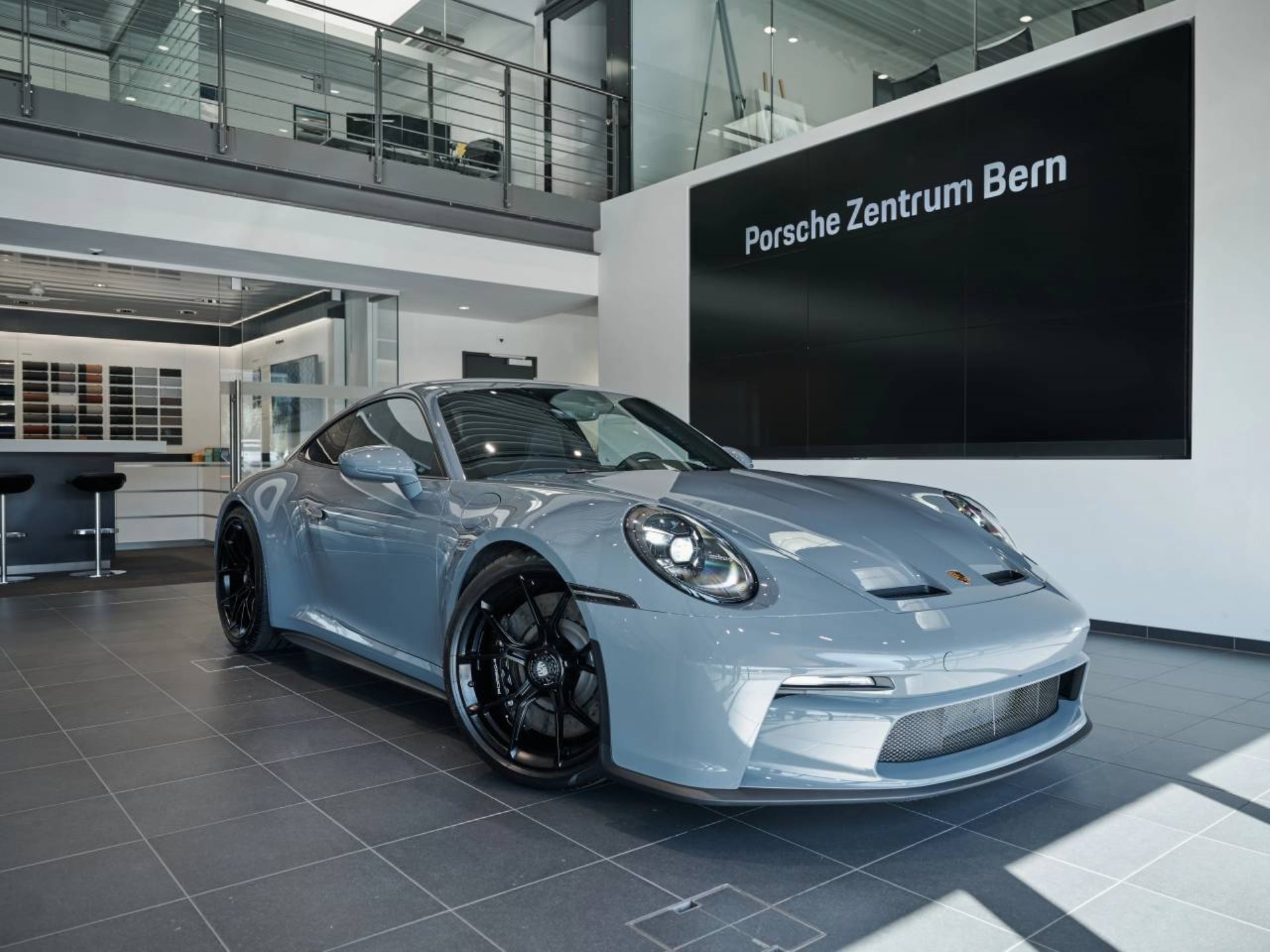 PORSCHE 911 GT3 mit Touring-Paket-image-0