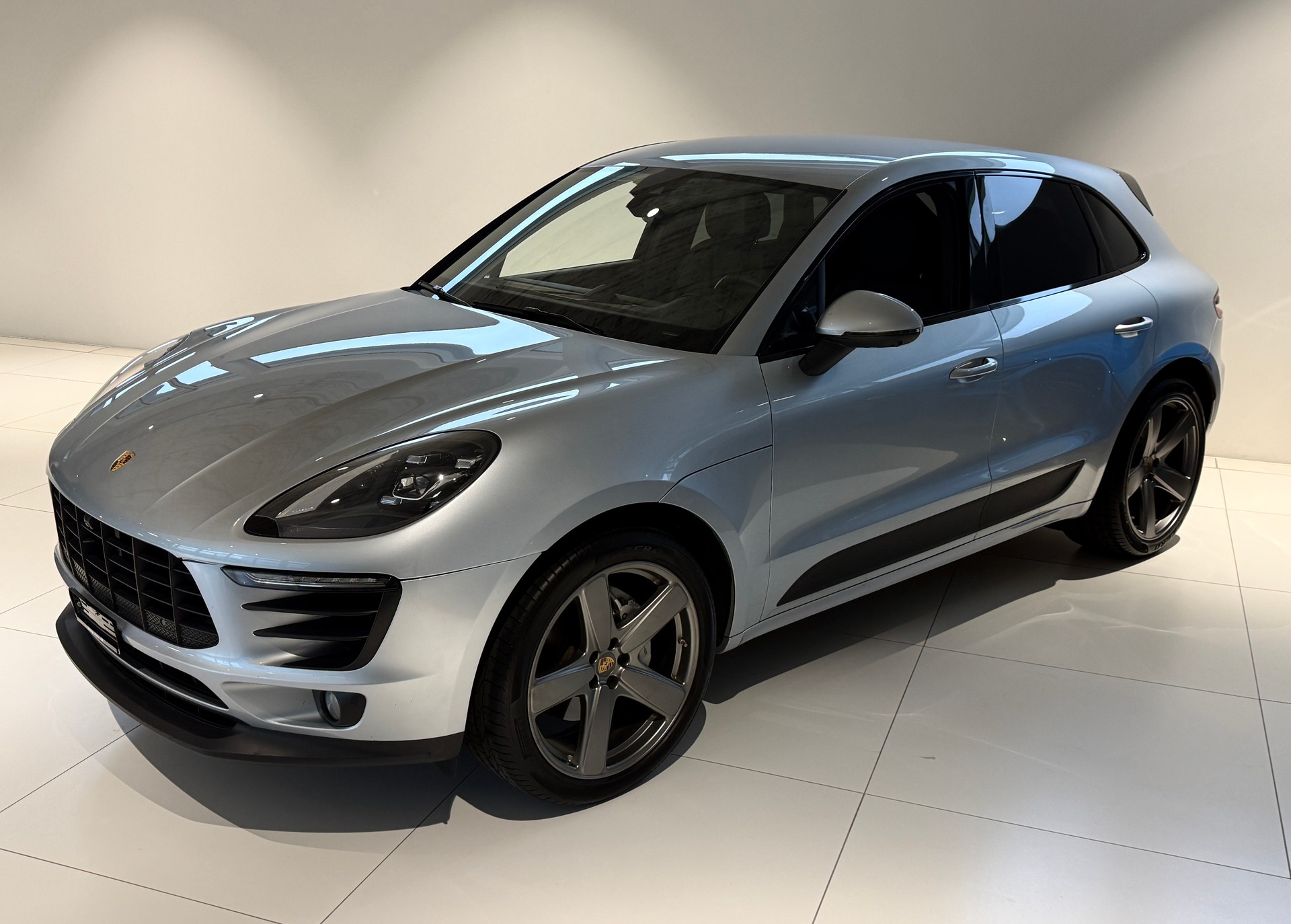 PORSCHE Macan S Diesel PDK / Luftfederung / Apple, Android carplay / 21 Zoll Alu / Distanzregler-image-1