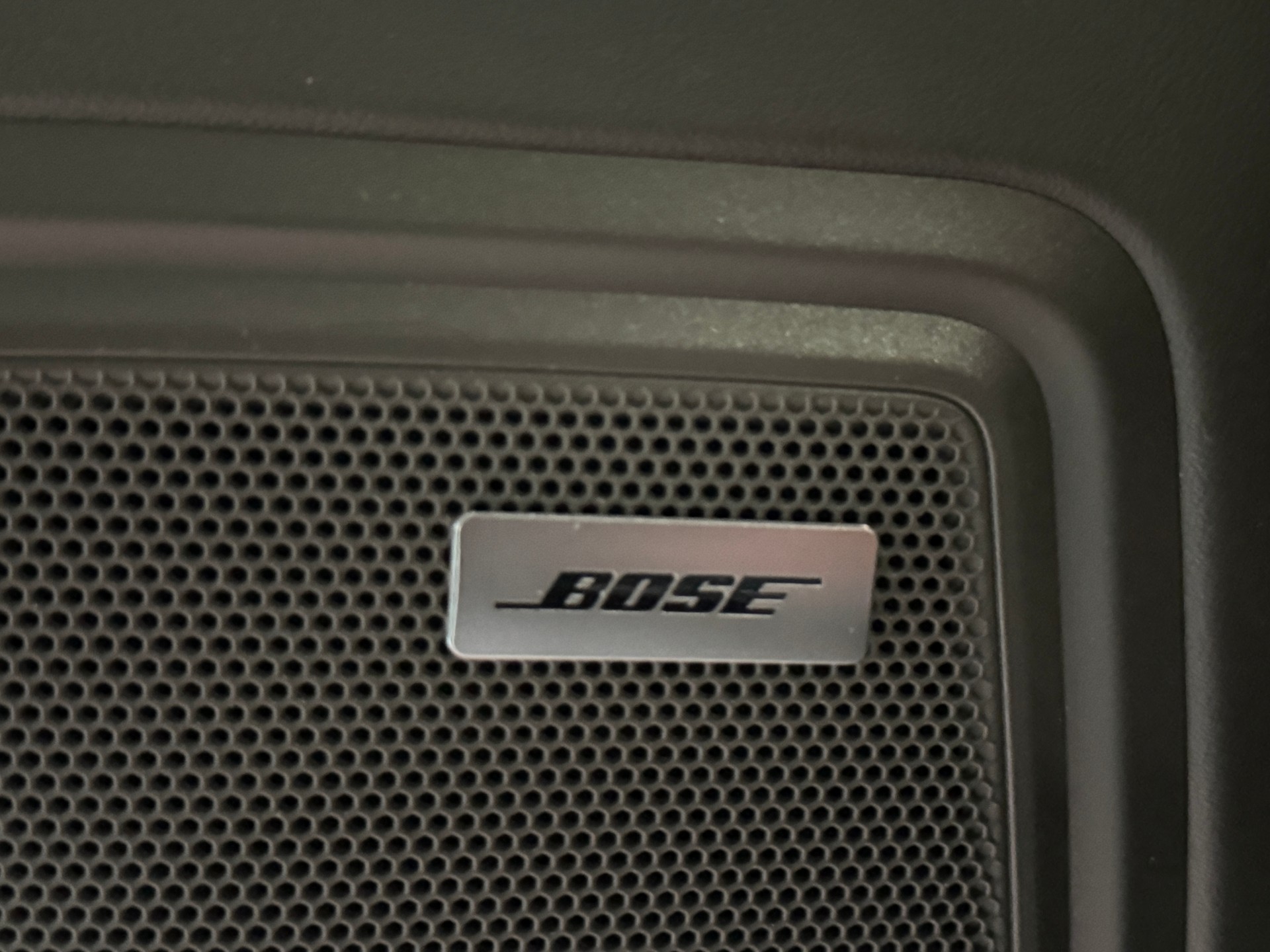PORSCHE Macan S Diesel PDK / Luftfederung / Apple, Android carplay / 21 Zoll Alu / Distanzregler-image-15